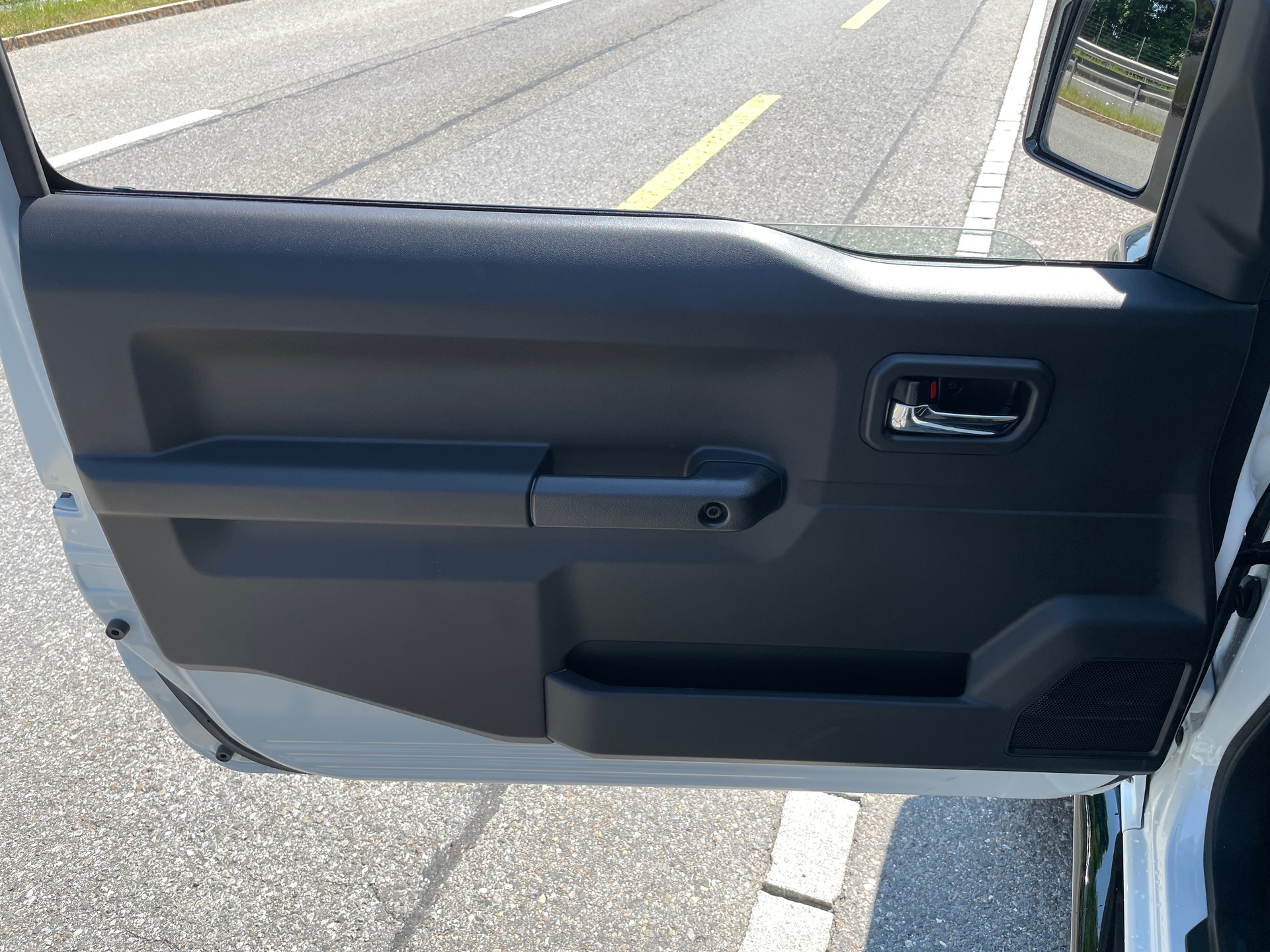 SUZUKI Jimny 1.5 MAN 4x4 AMG Style Umbau-image-9