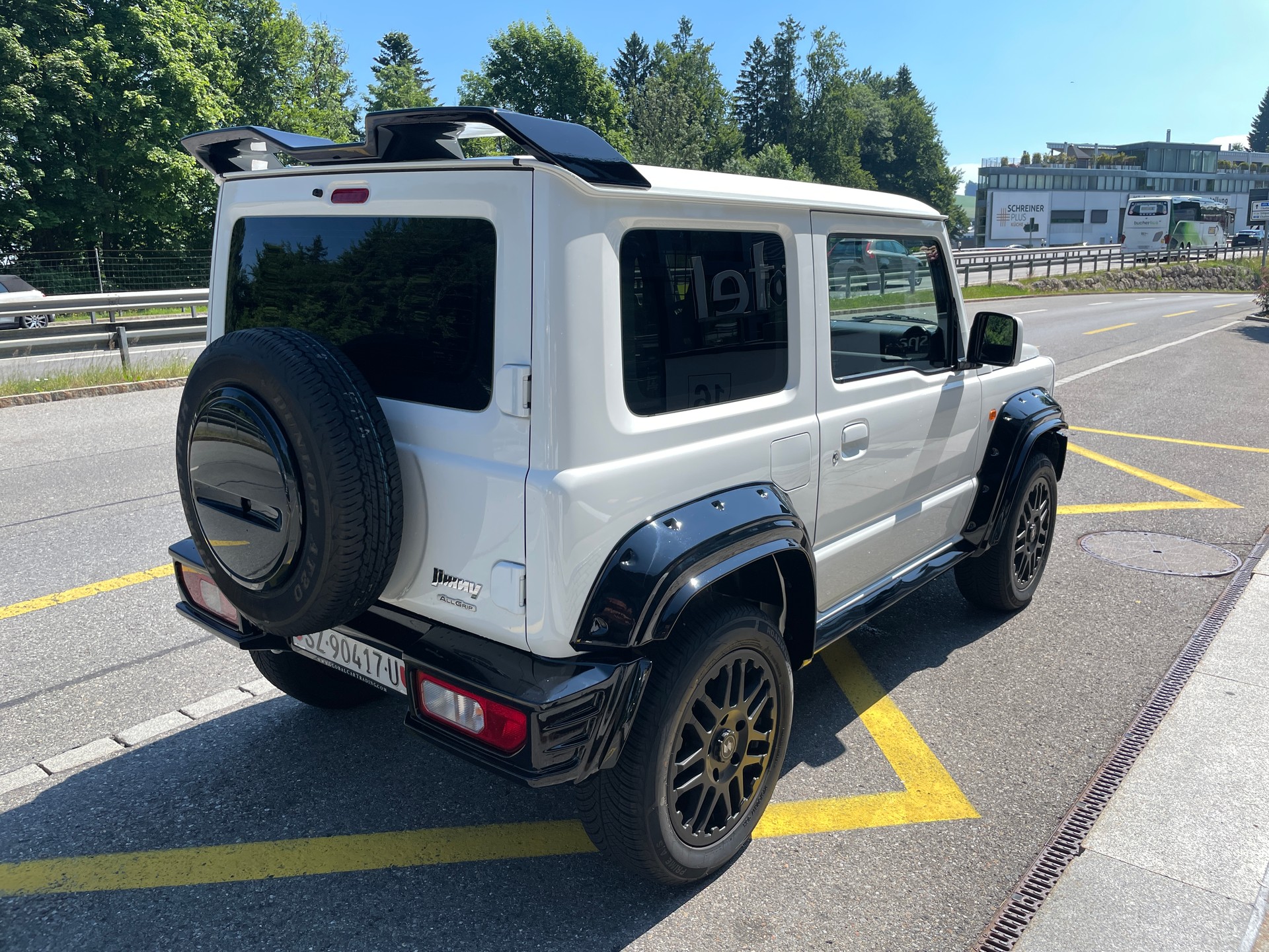 SUZUKI Jimny 1.5 MAN 4x4 AMG Style Umbau-image-4