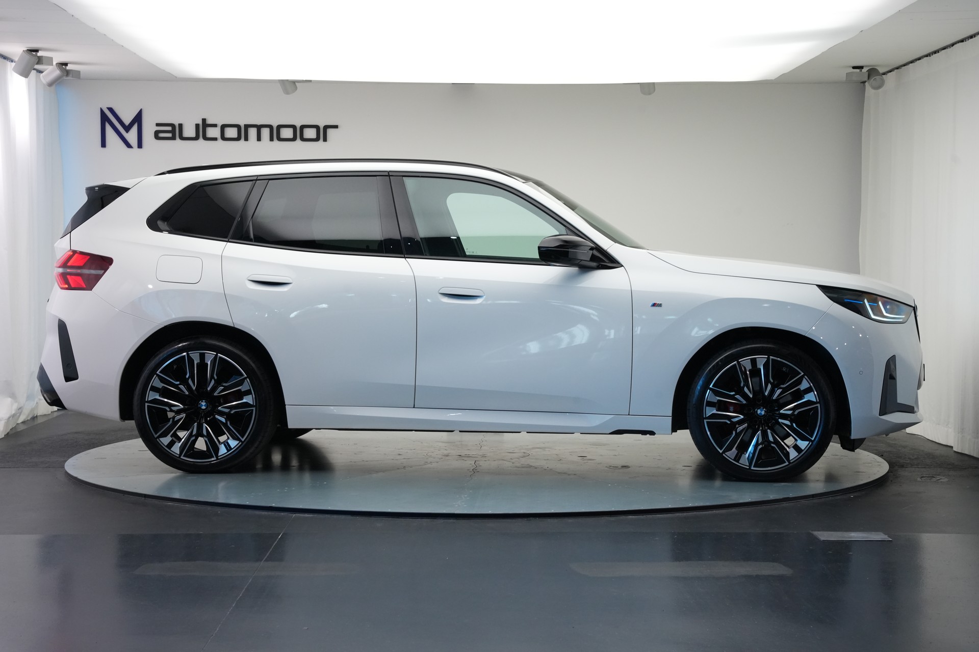 BMW X3 xDrive M50 48V M Sport Pro *AHK* *Head-Up* *Panorama* *Iconic Glow*-showroom-element-3