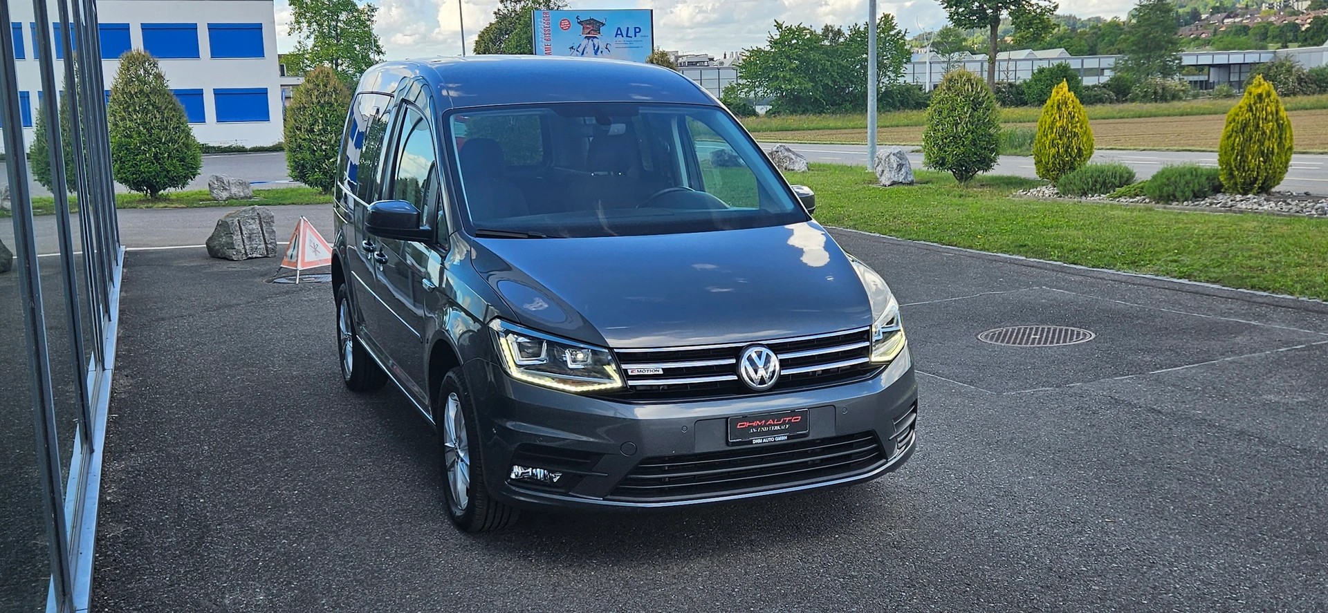 VW Caddy 2.0 TDI Trendline 4Motion DSG-image-3