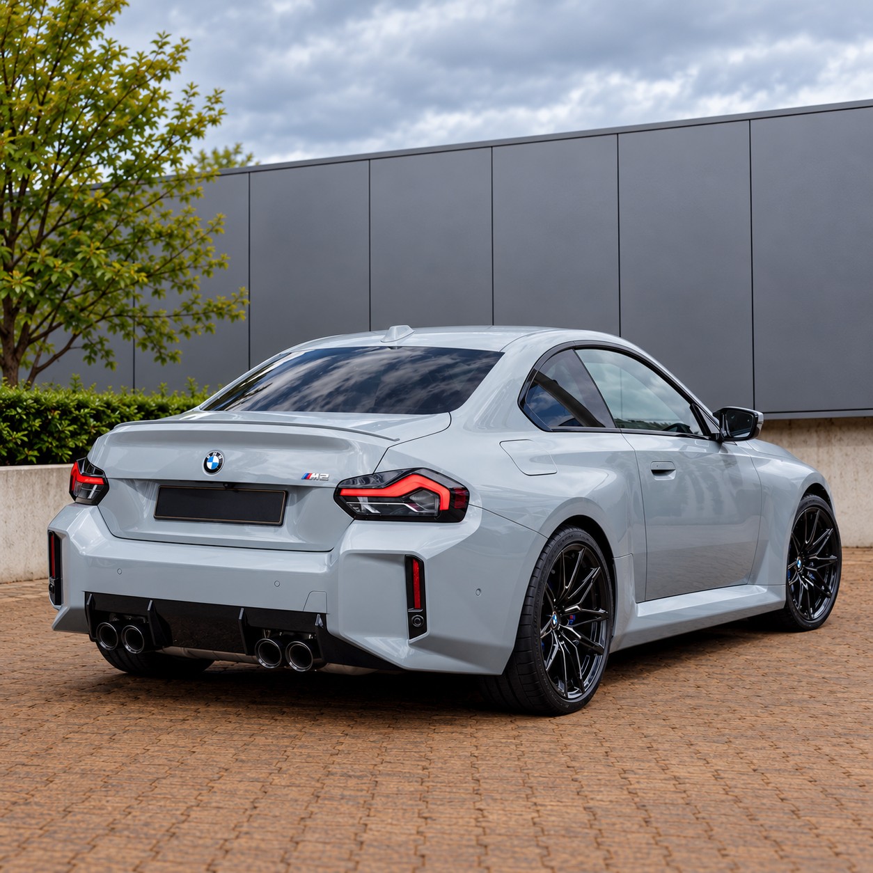 BMW M2 G87 - 460Ps - Steptronic - Warranty 10.2027 - Brooklyn Grey-image-2
