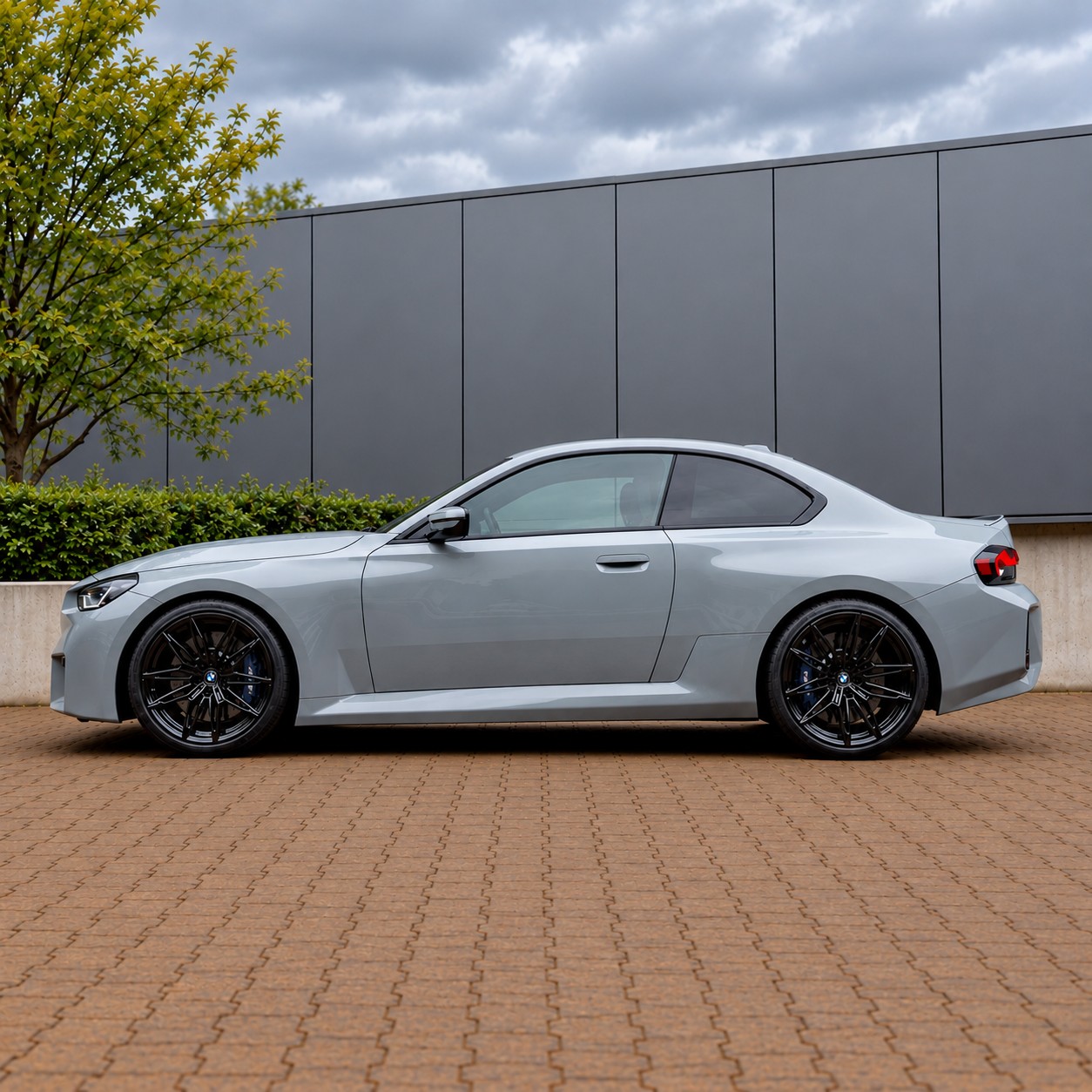 BMW M2 G87 - 460Ps - Steptronic - Warranty 10.2027 - Brooklyn Grey-image-1