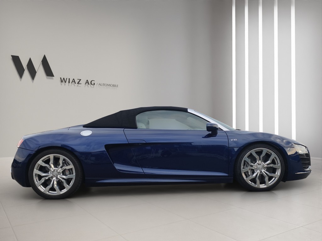 AUDI R8 Spyder 5.2 FSI V10 quattro S-Tronic-image-6