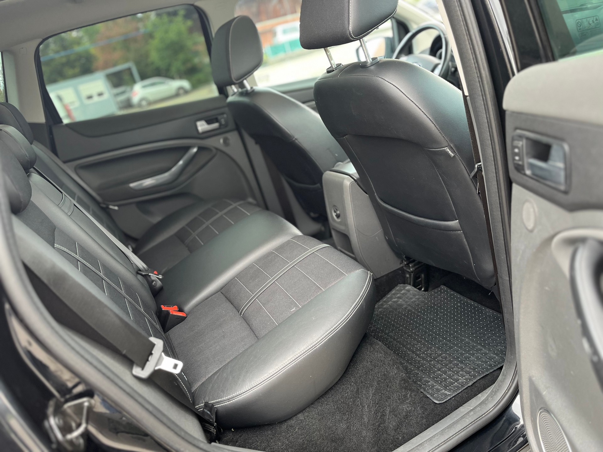 FORD 2,5i Benzin 4x4 frisch MFK und frisch Servic-image-14