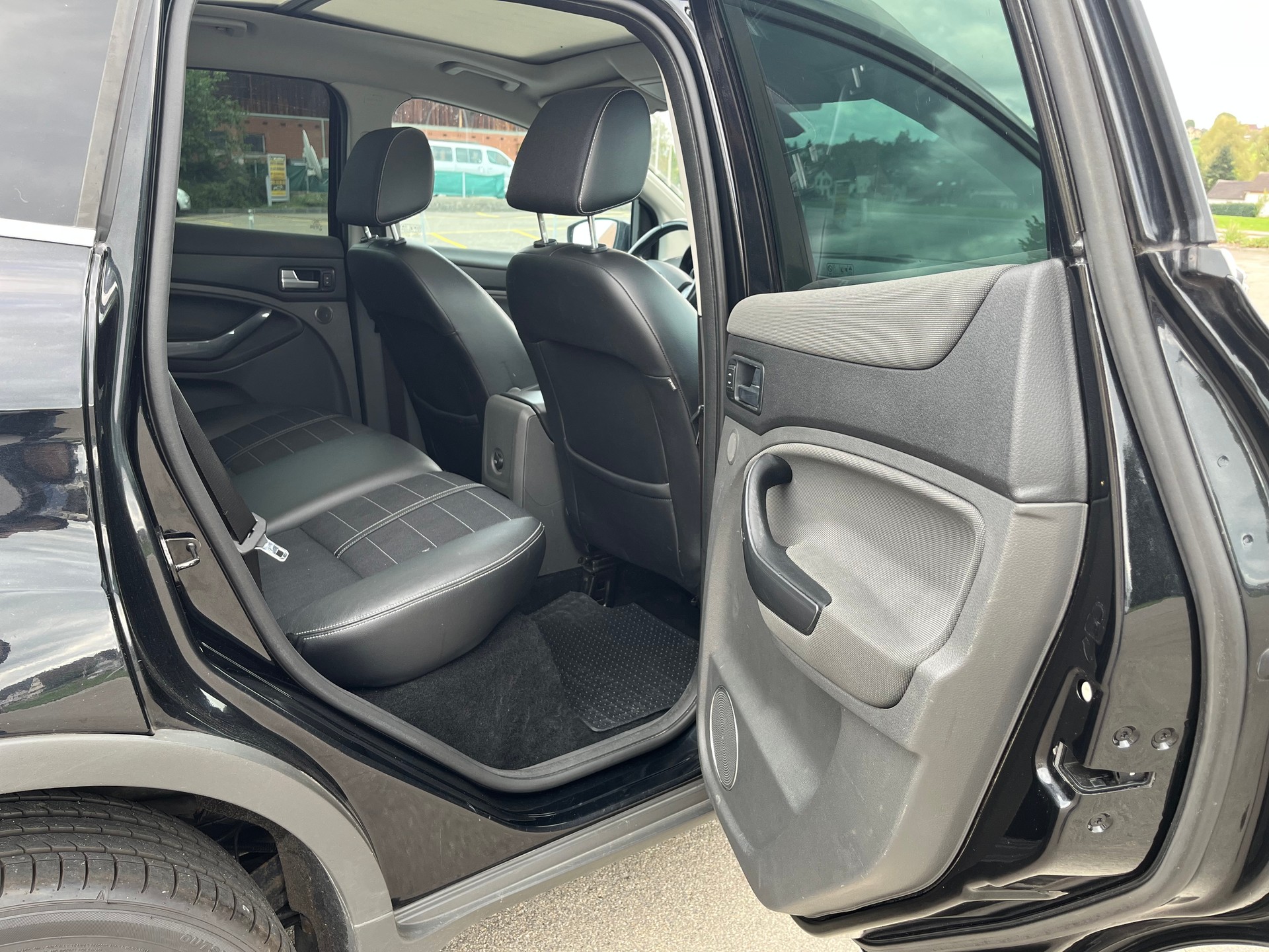 FORD 2,5i Benzin 4x4 frisch MFK und frisch Servic-image-15