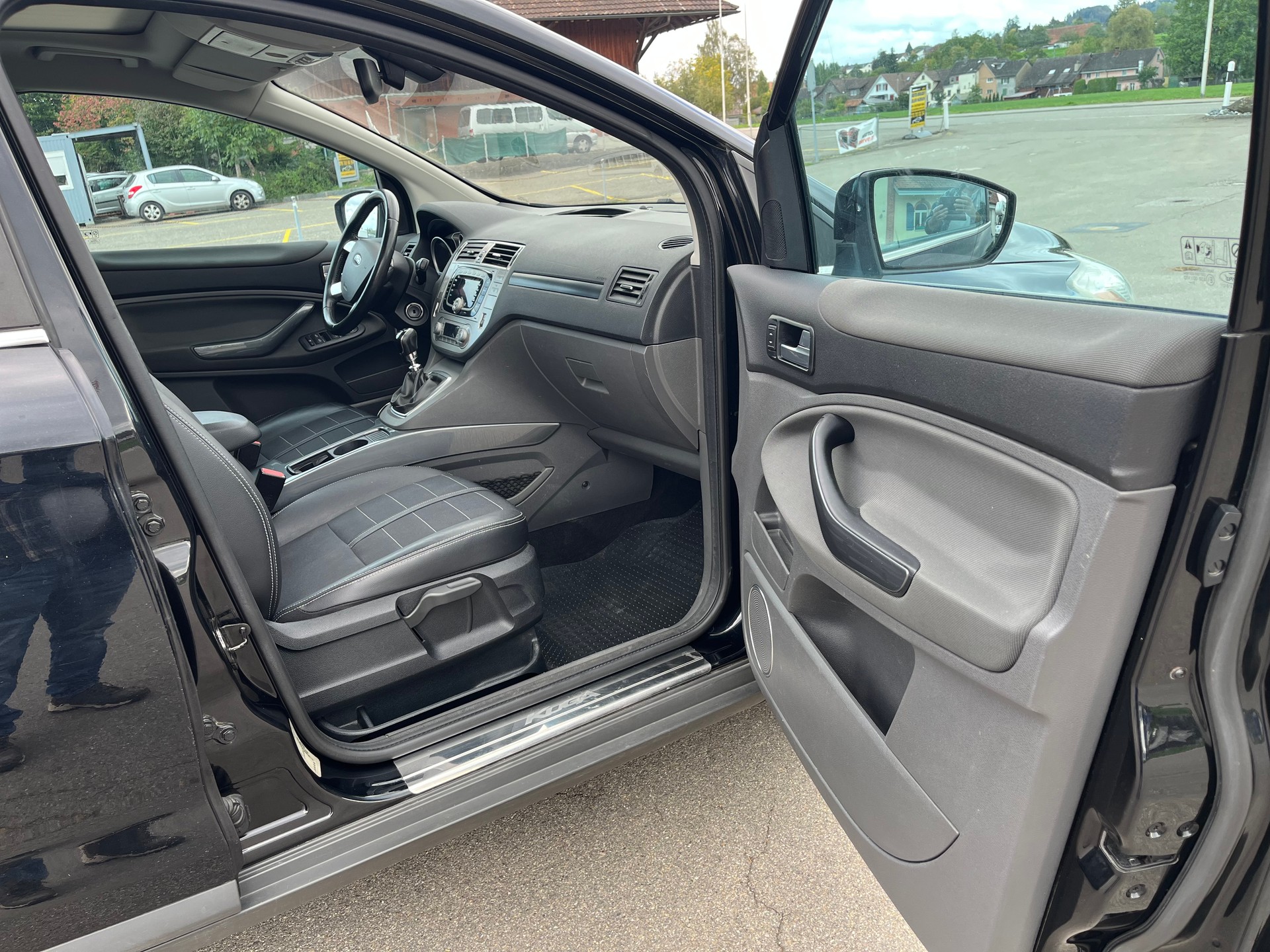 FORD 2,5i Benzin 4x4 frisch MFK und frisch Servic-image-11