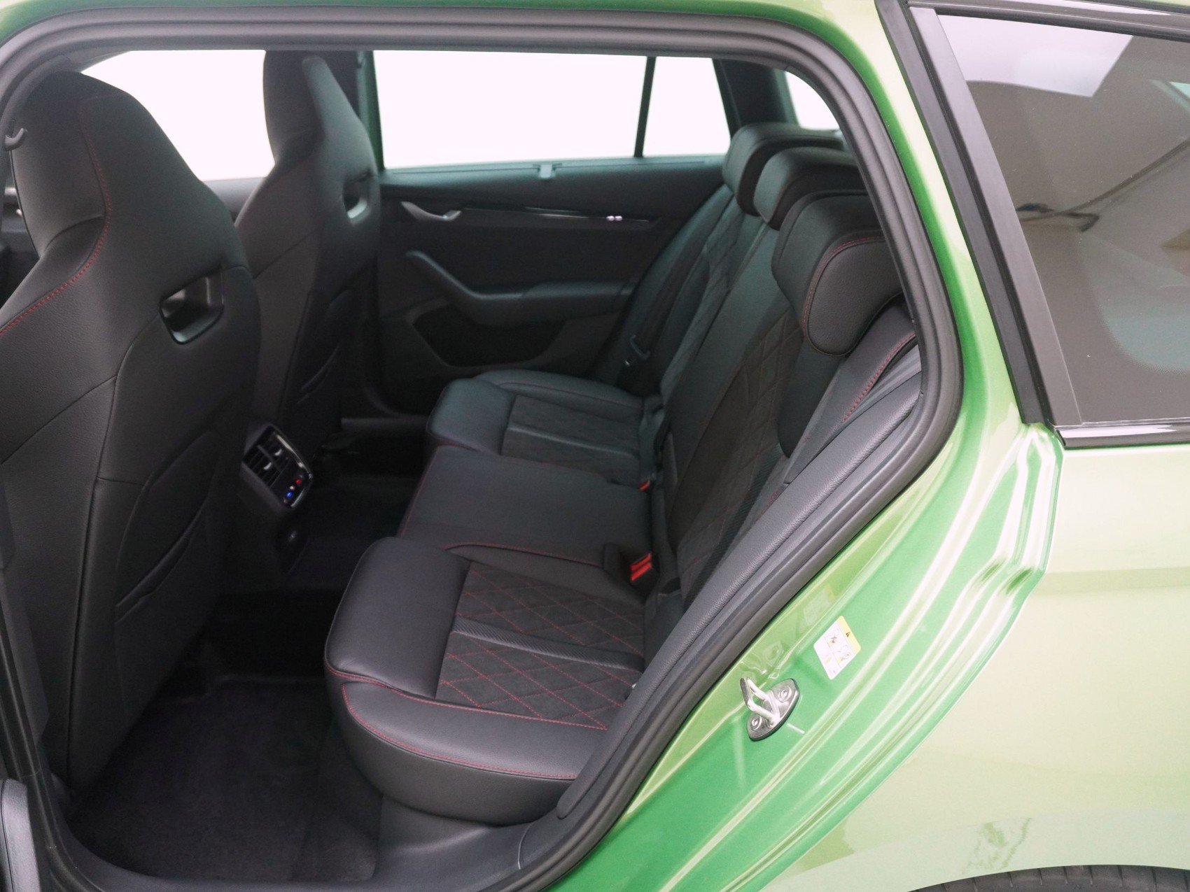 SKODA Octavia 2.0 TSI RS DSG-image-11