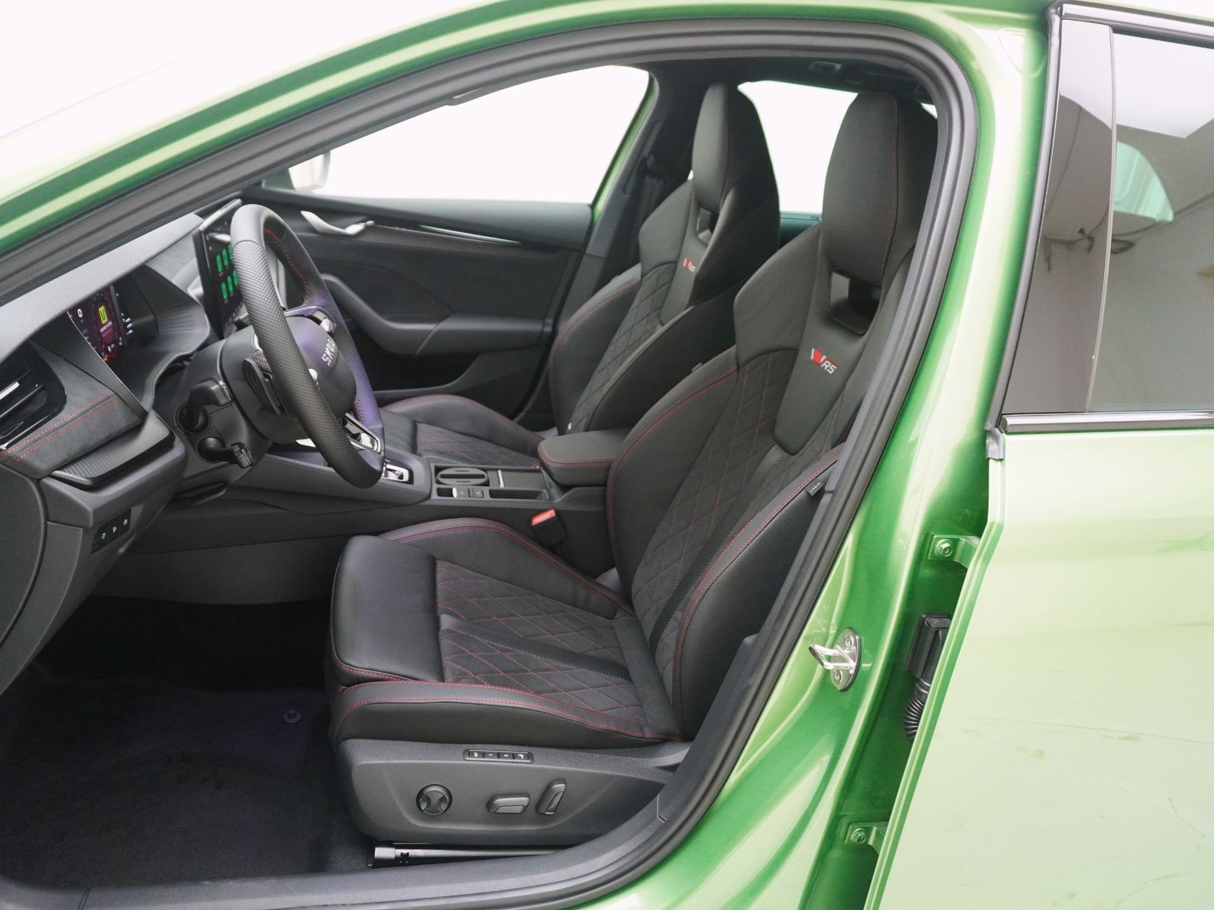 SKODA Octavia 2.0 TSI RS DSG-image-8