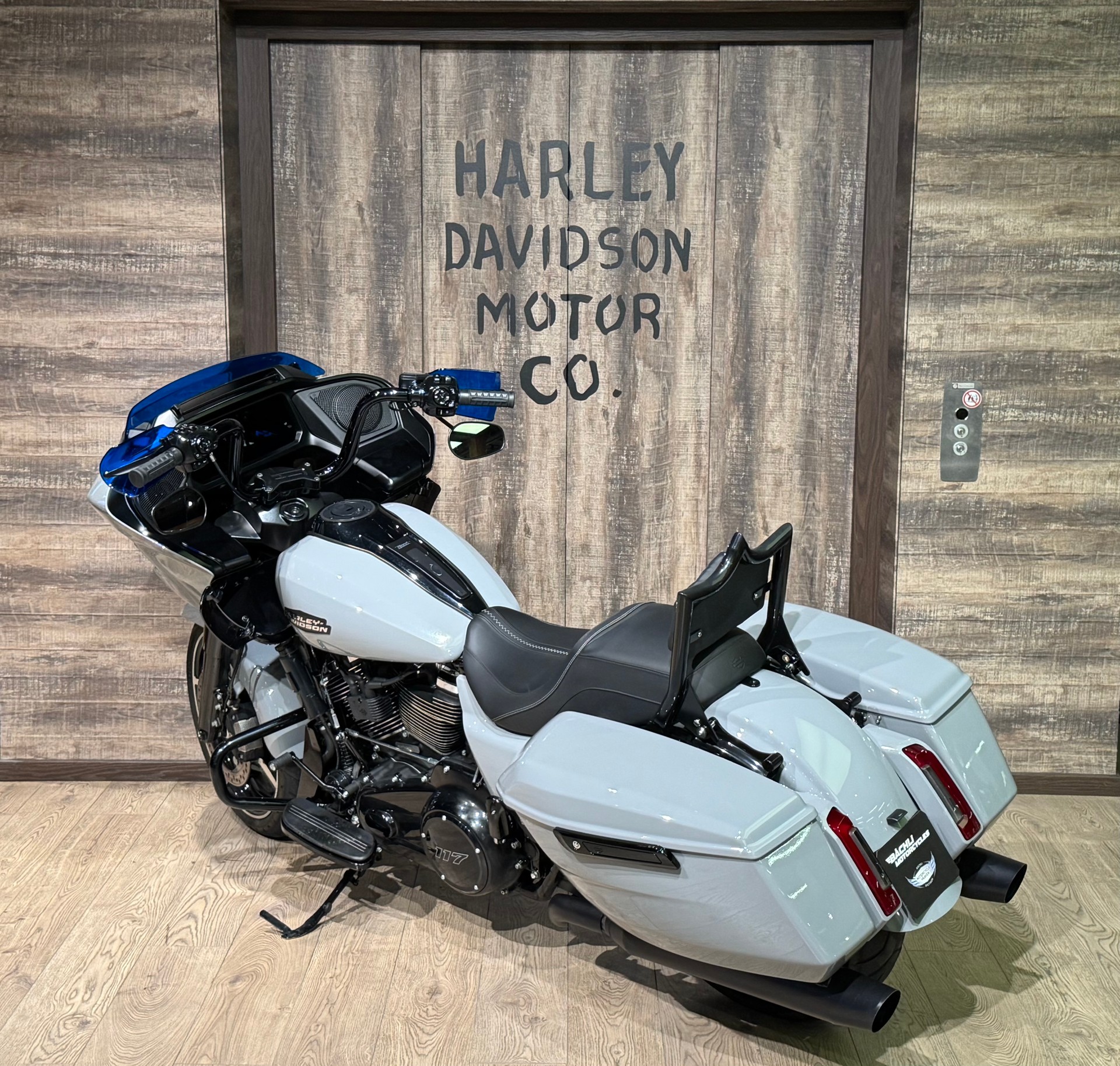 HARLEY-DAVIDSON FLTRX Road Glide Black Finish 117-image-4
