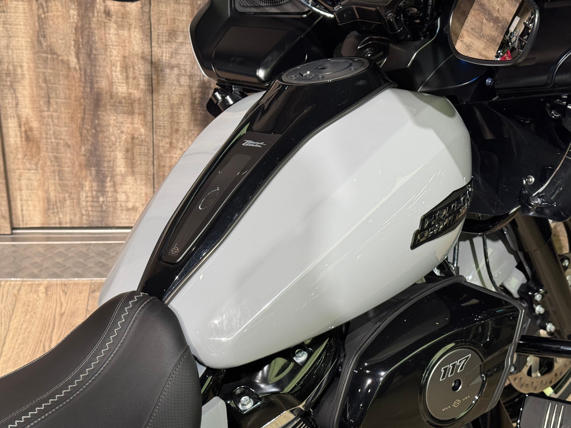 HARLEY-DAVIDSON FLTRX Road Glide Black Finish 117-image-6