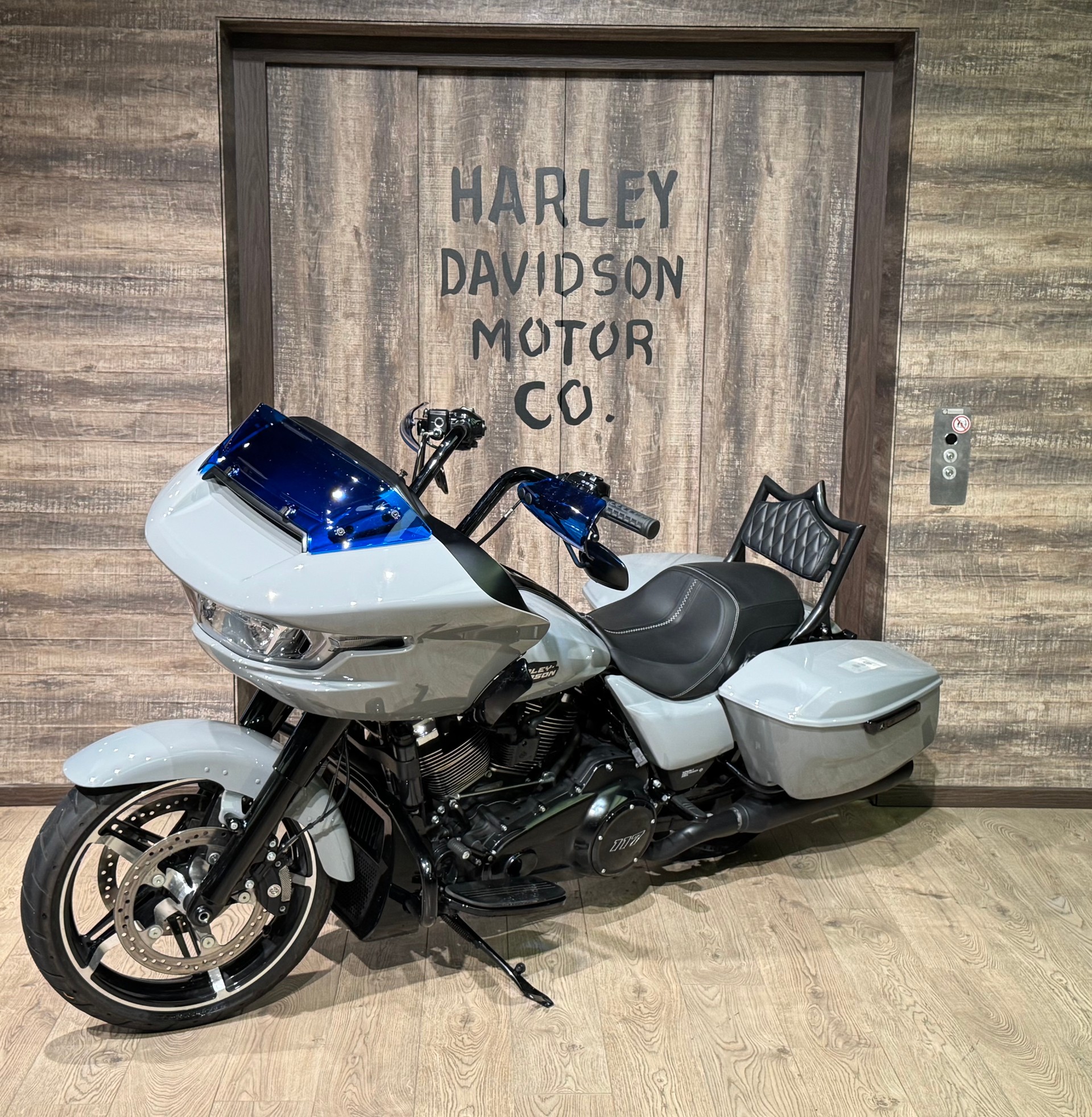 HARLEY-DAVIDSON FLTRX Road Glide Black Finish 117-image-2