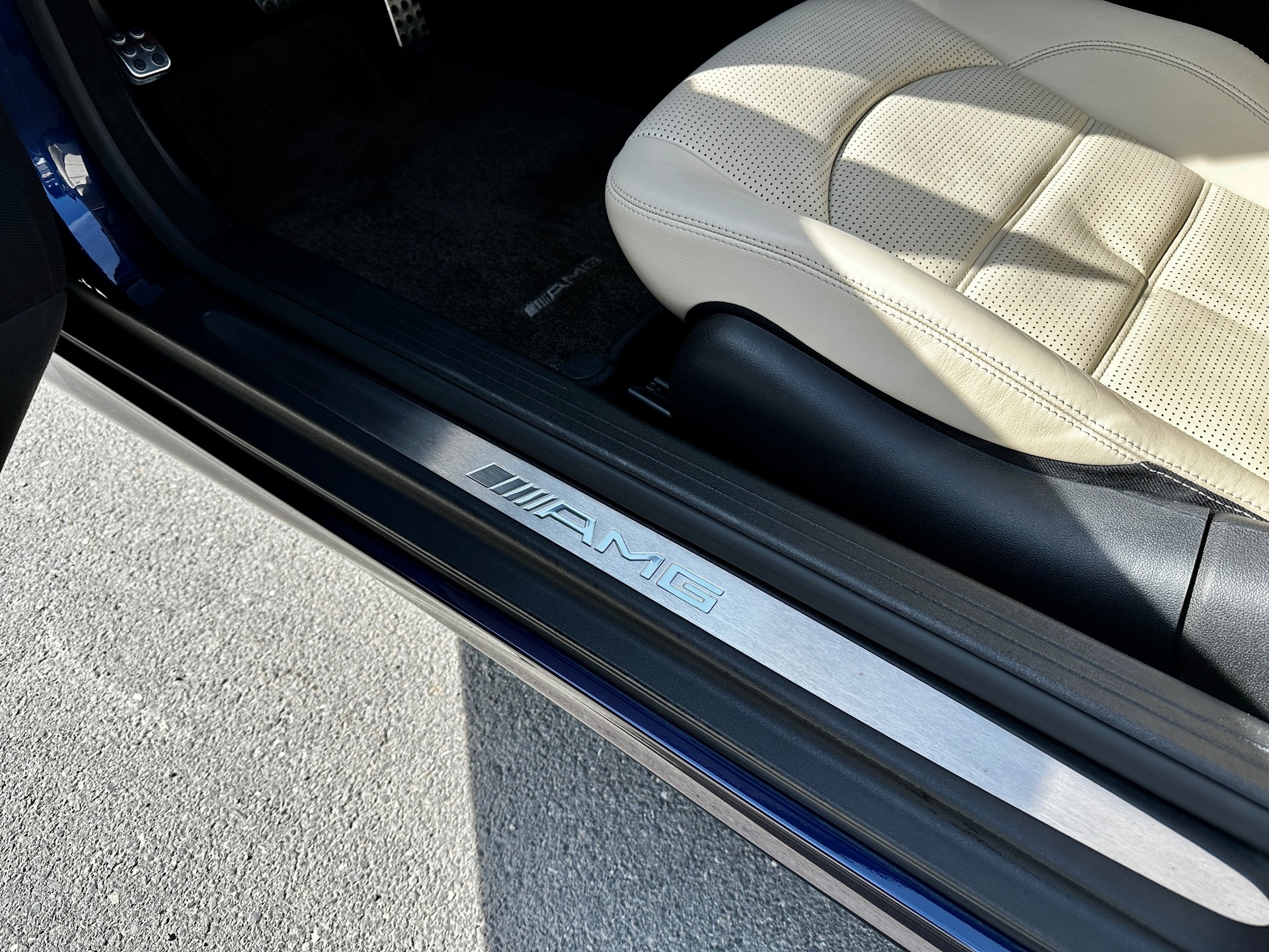 MERCEDES-BENZ CLK 63 AMG Avantgarde 7G-Tronic-image-10