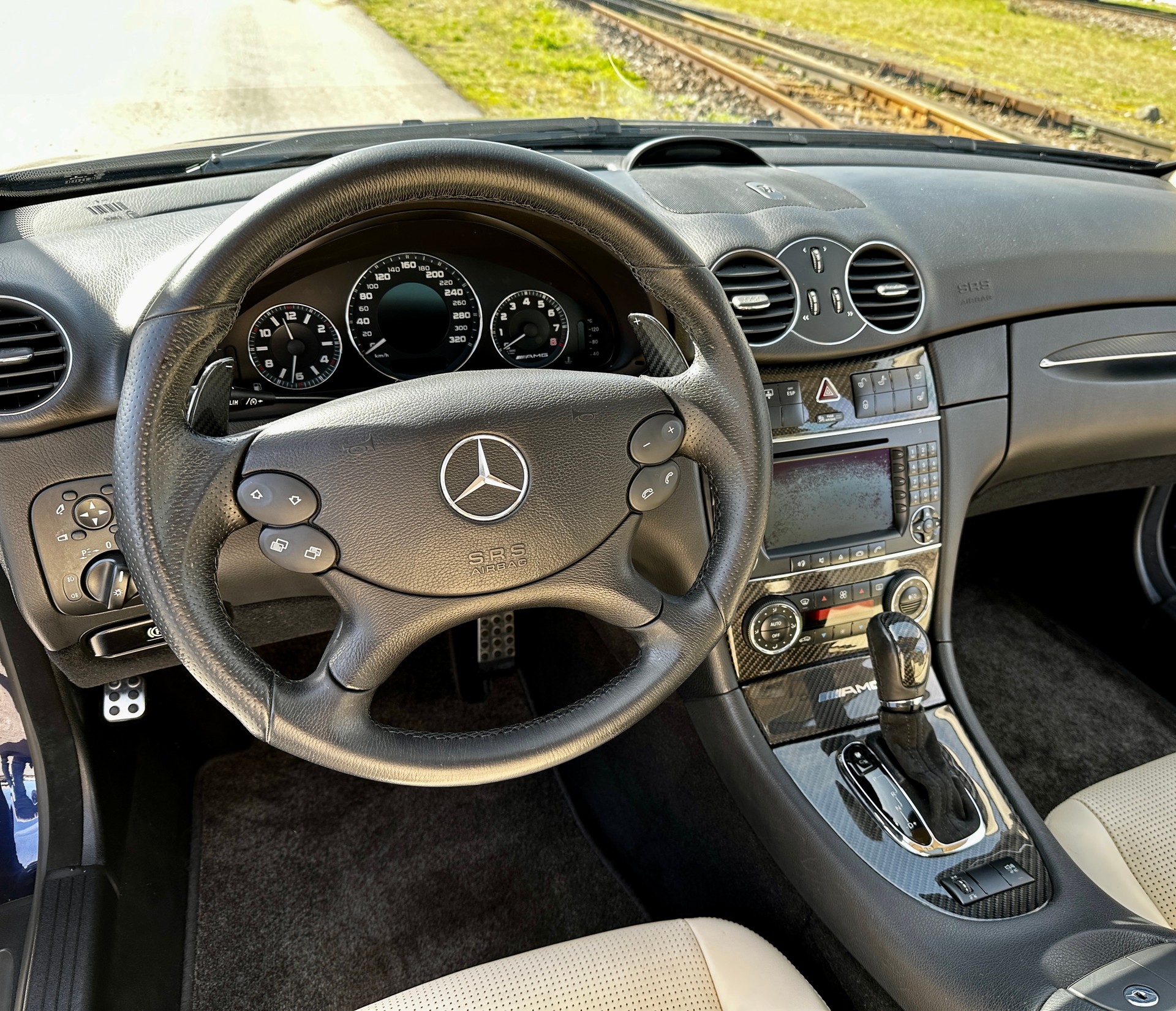 MERCEDES-BENZ CLK 63 AMG Avantgarde 7G-Tronic-image-7