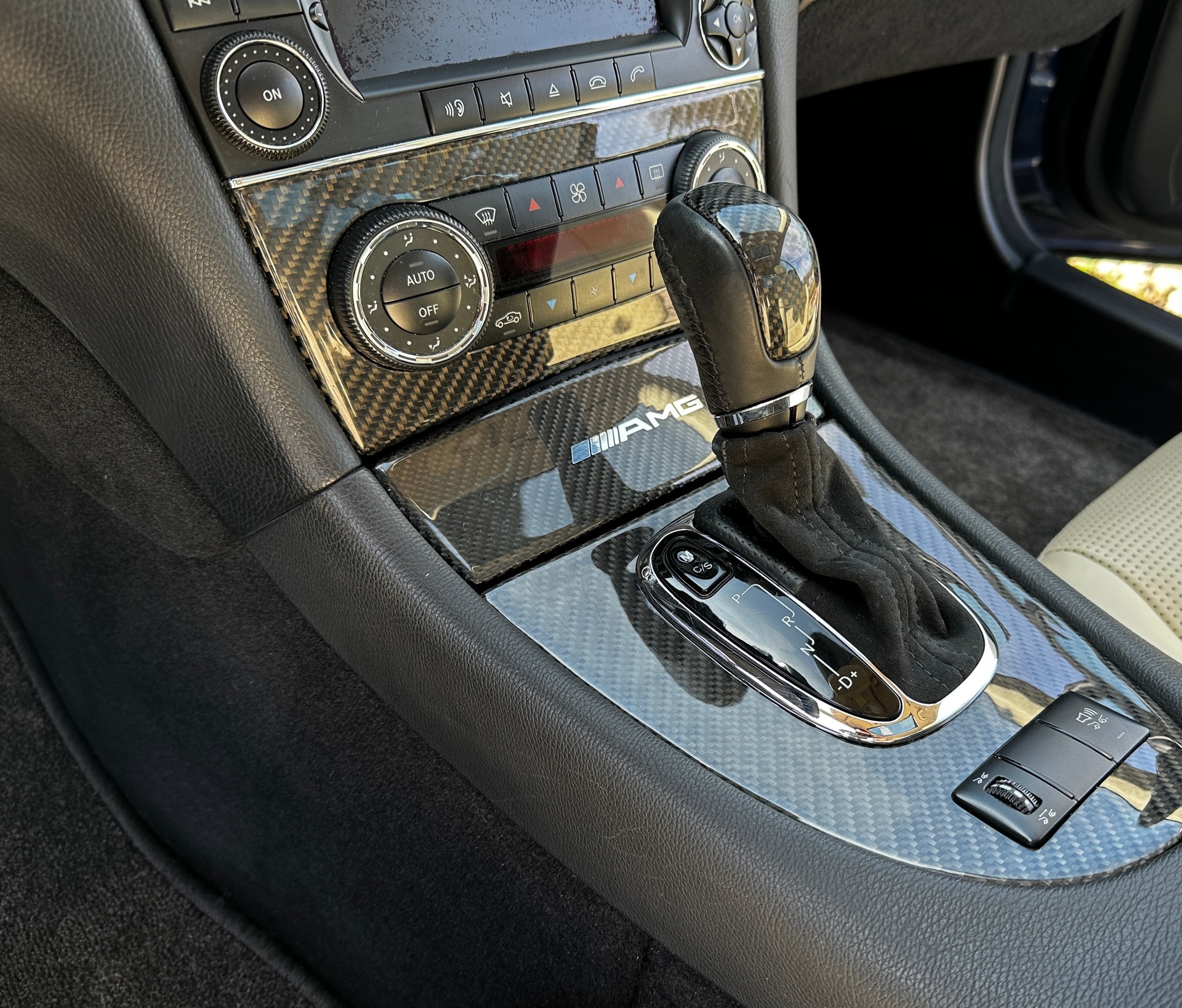 MERCEDES-BENZ CLK 63 AMG Avantgarde 7G-Tronic-image-8