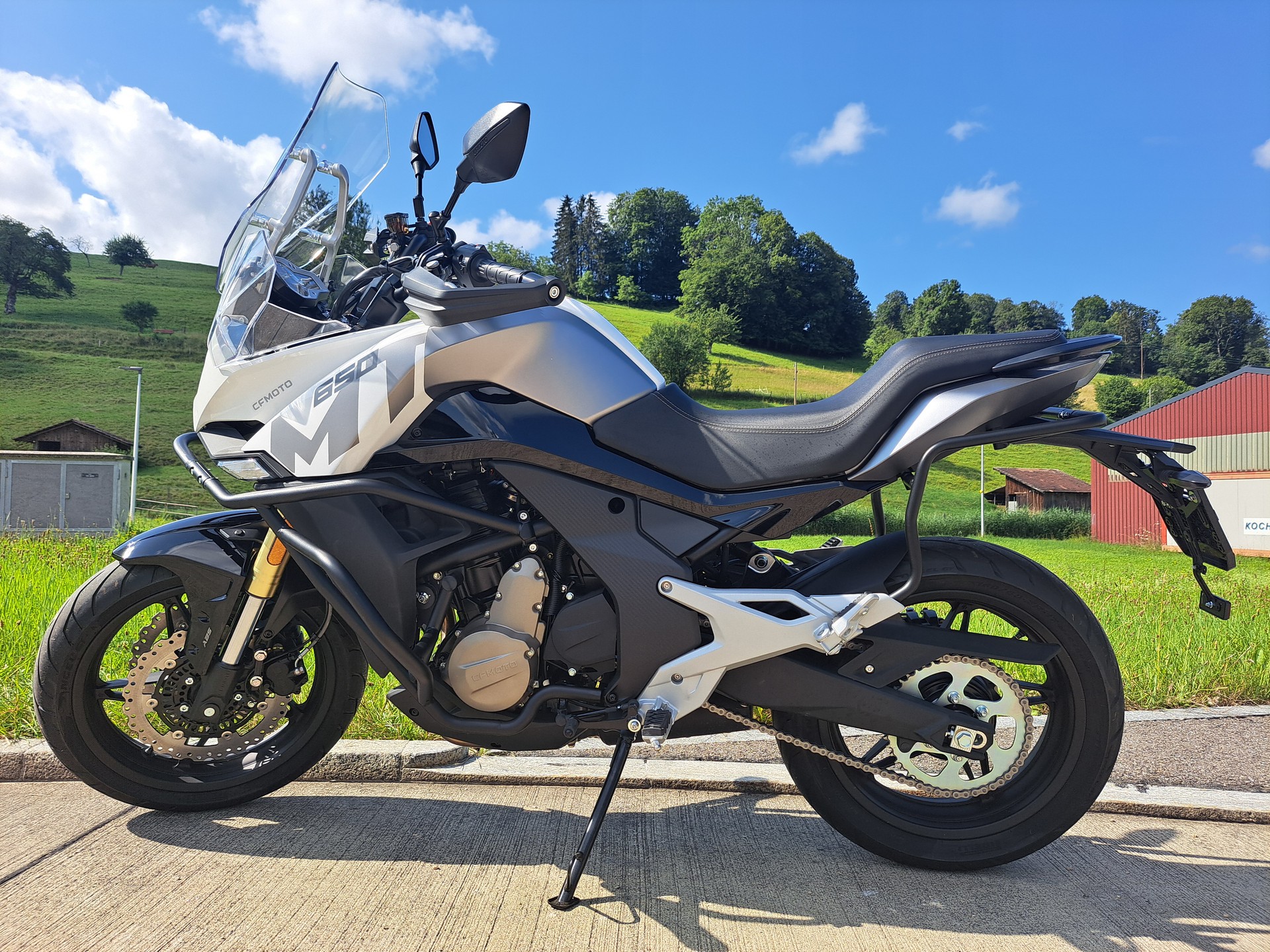 CF MOTO 650 MT-image-1