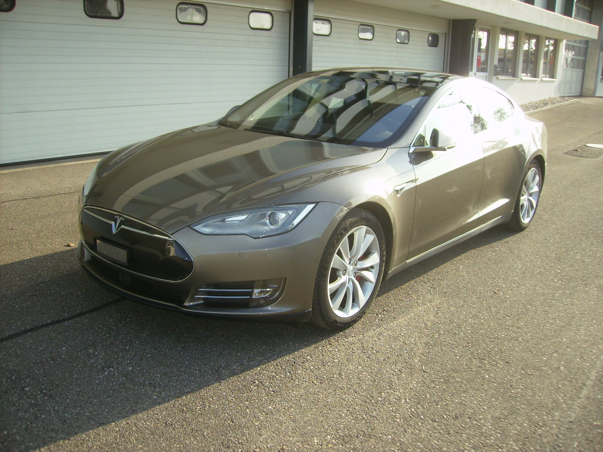 TESLA Model S 90 D Performance