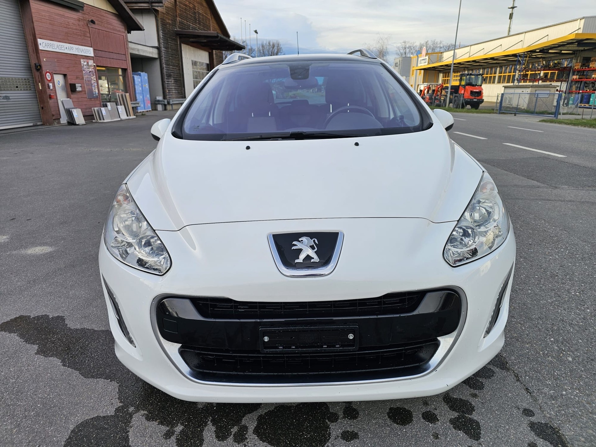 PEUGEOT 308 SW 1.6 16V Turbo Millesim 200-image-6