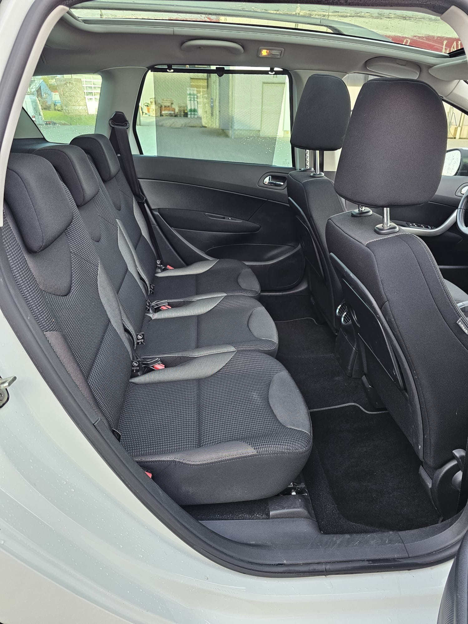 PEUGEOT 308 SW 1.6 16V Turbo Millesim 200-image-9