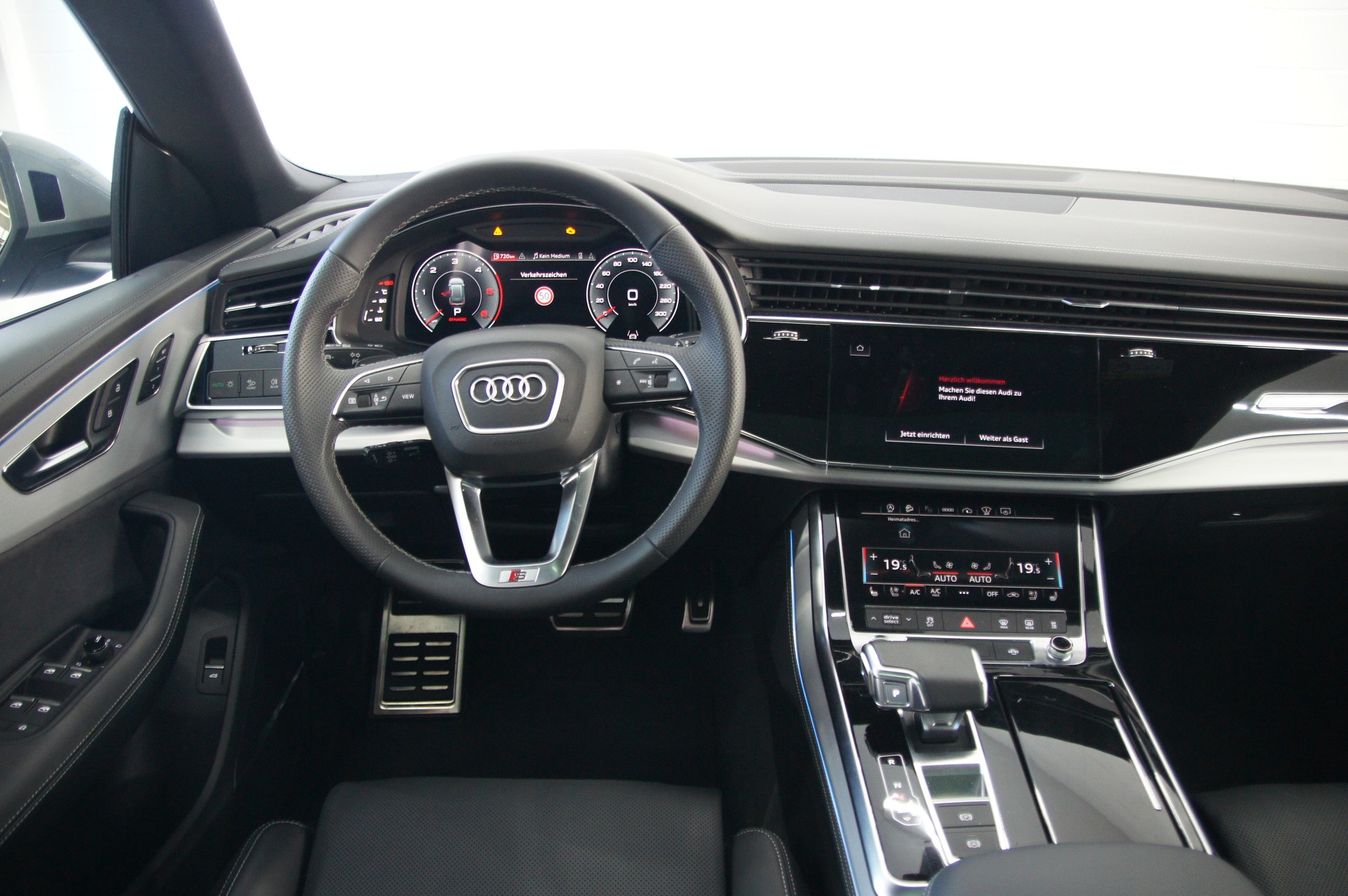 AUDI Q8 50 TDI quattro tiptronic-image-9