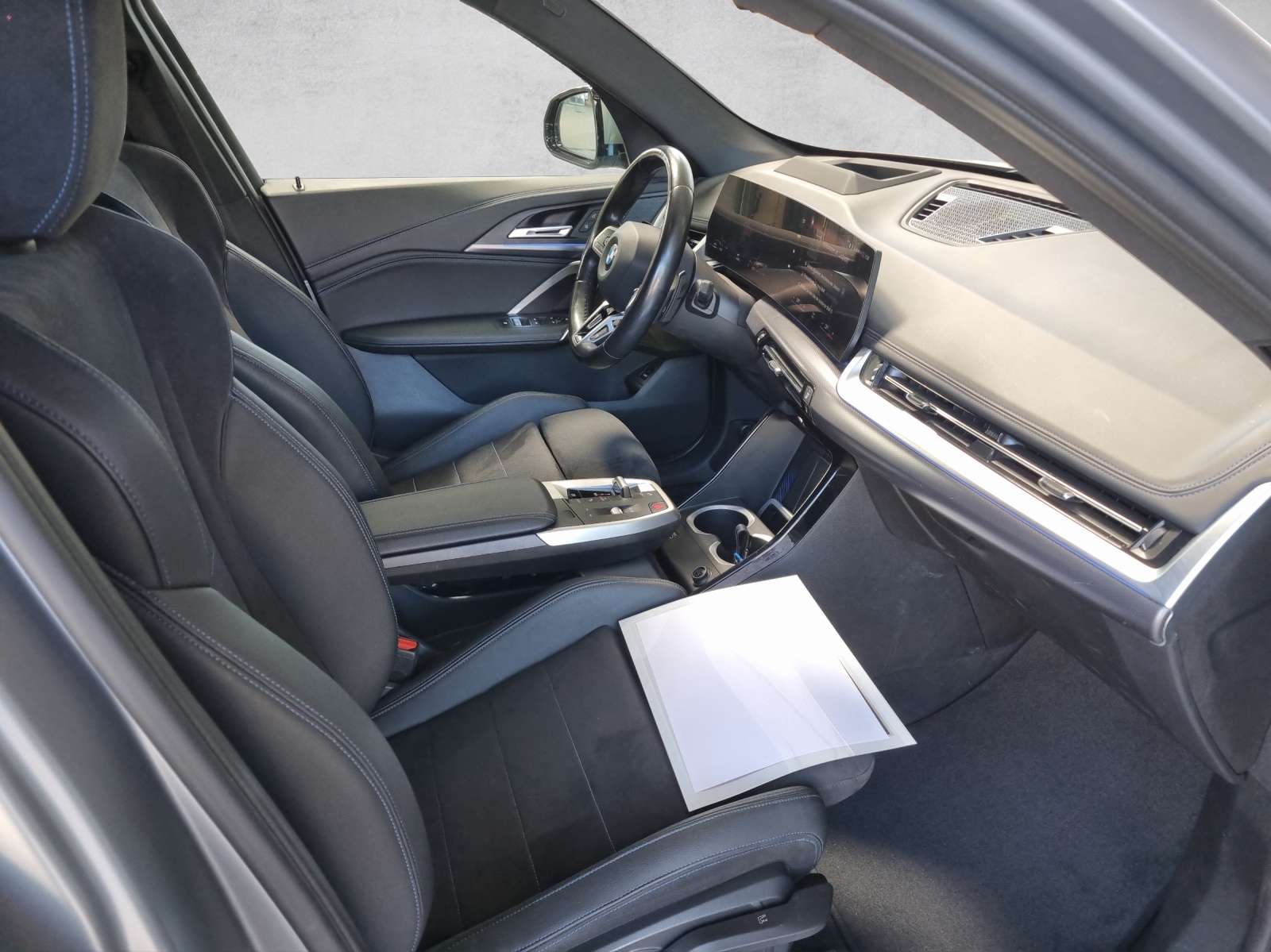 BMW X1 xDrive 20d 48V M Sport-showroom-element-3