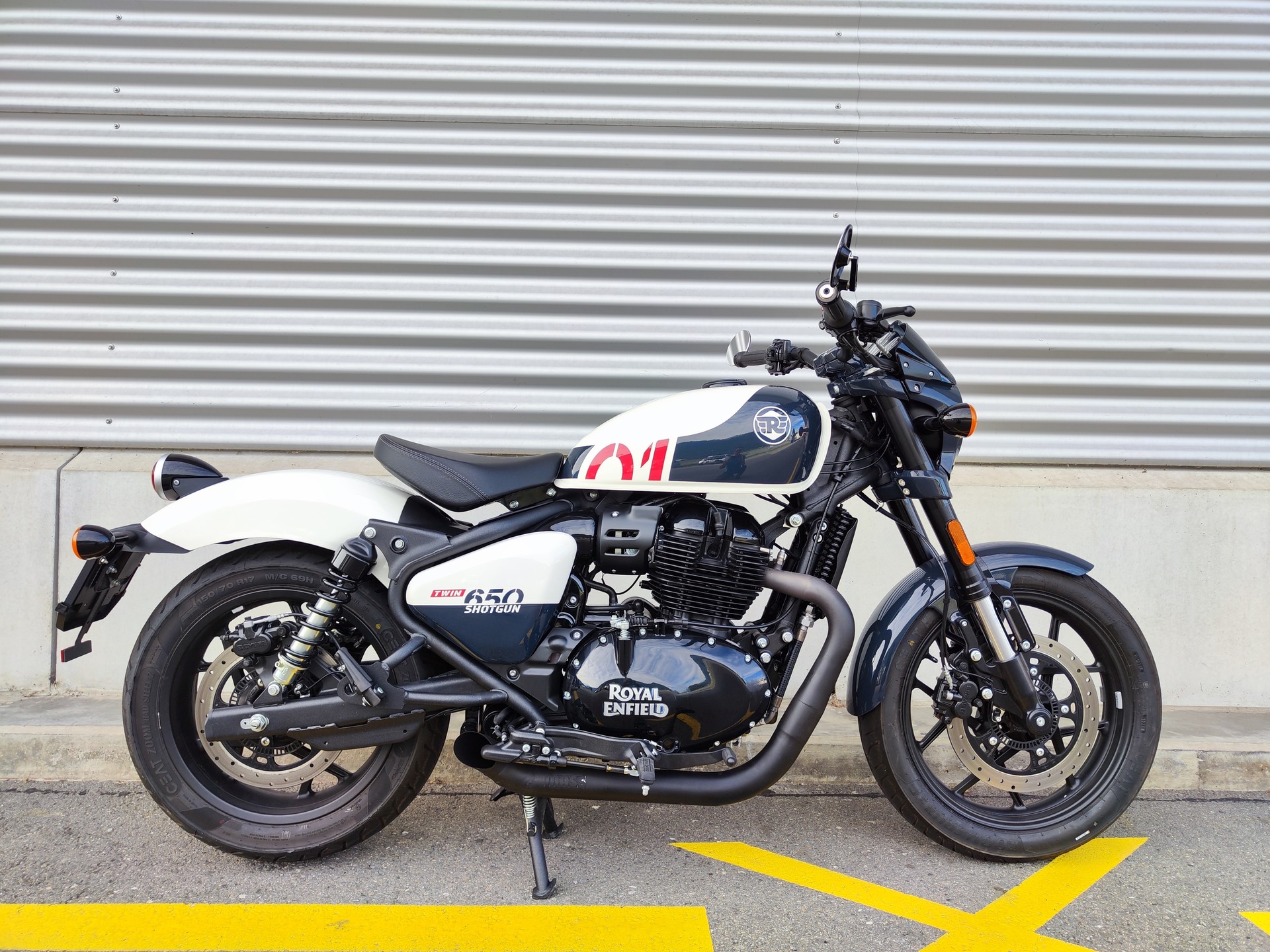 ROYAL ENFIELD Custom-image-0