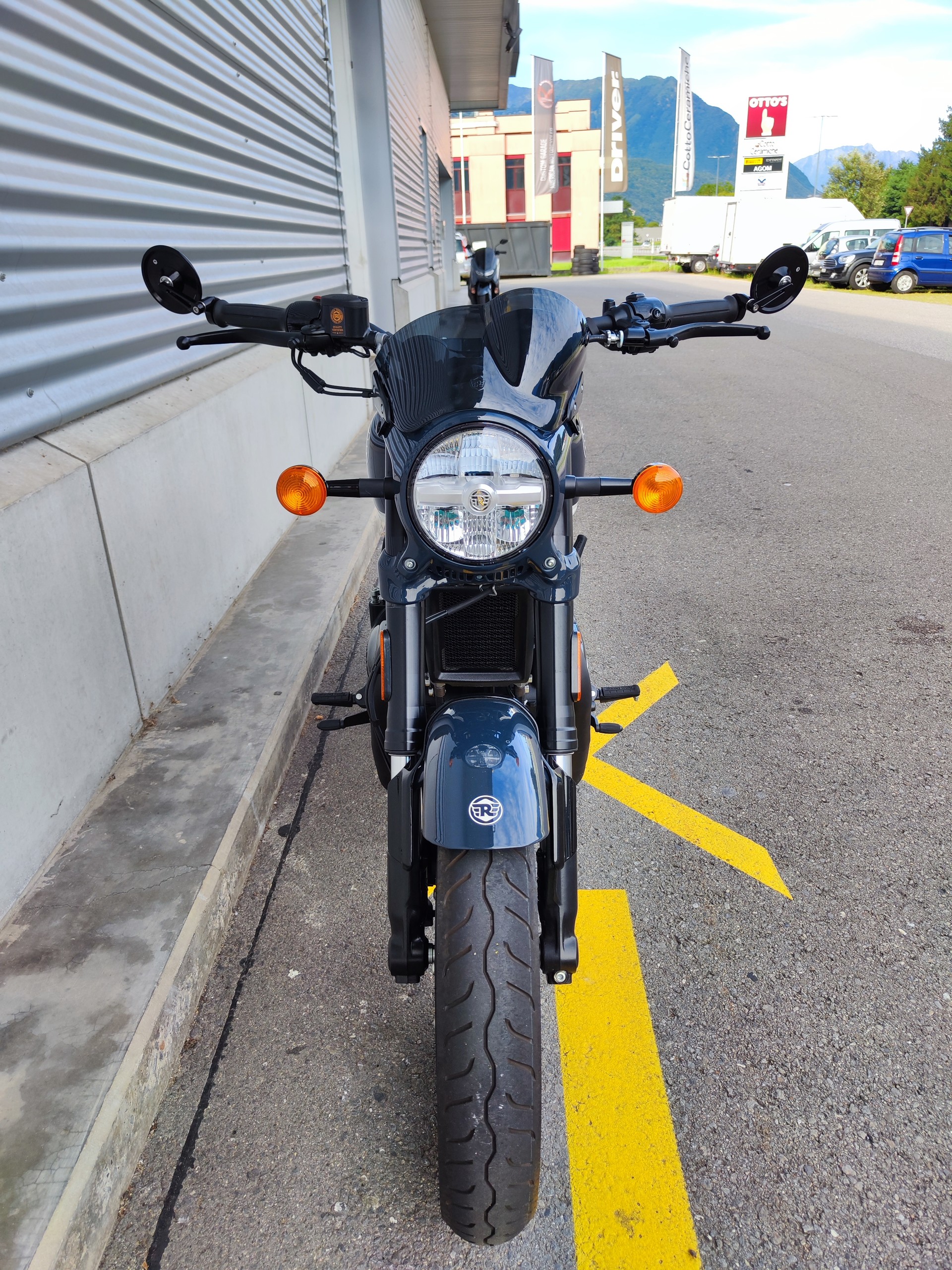 ROYAL ENFIELD Custom-image-3