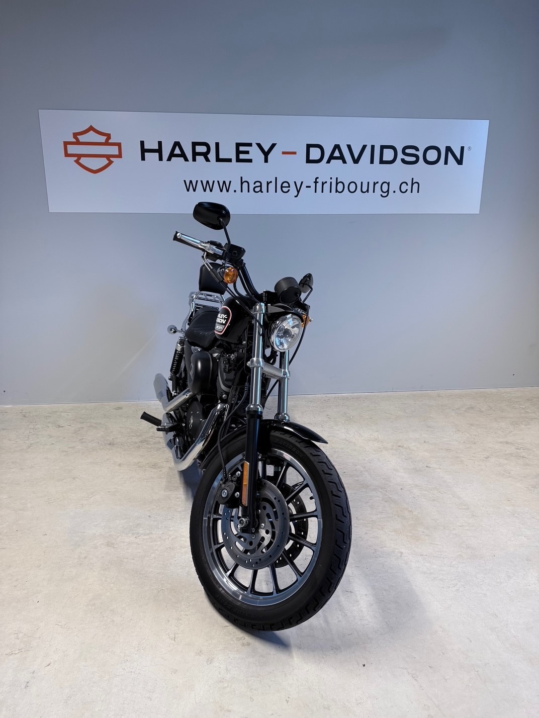 HARLEY-DAVIDSON XL 883 R Sportster Roadster Injection-image-1
