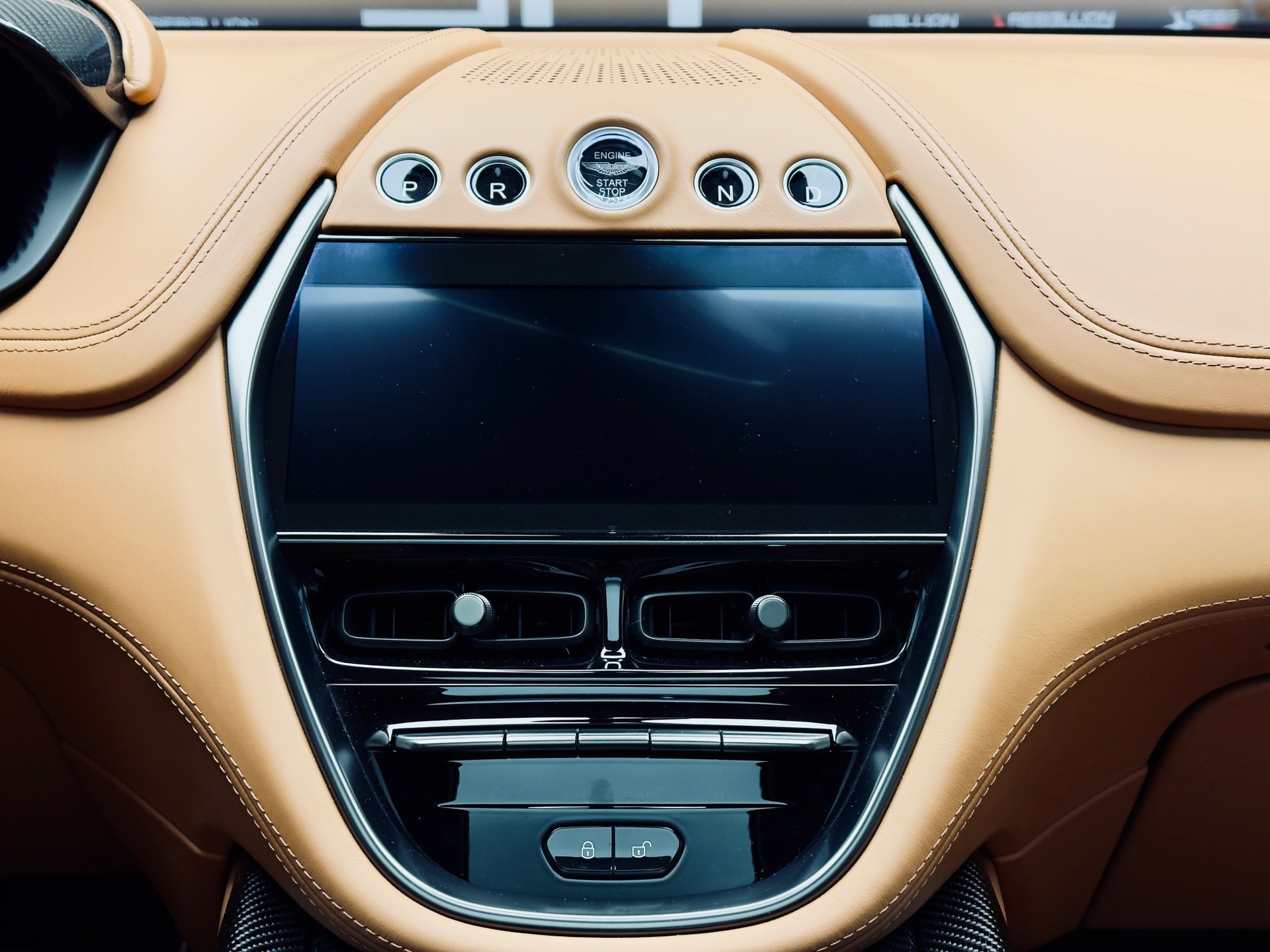 ASTON MARTIN 707 4.0 V8 Bi-Turbo-image-20