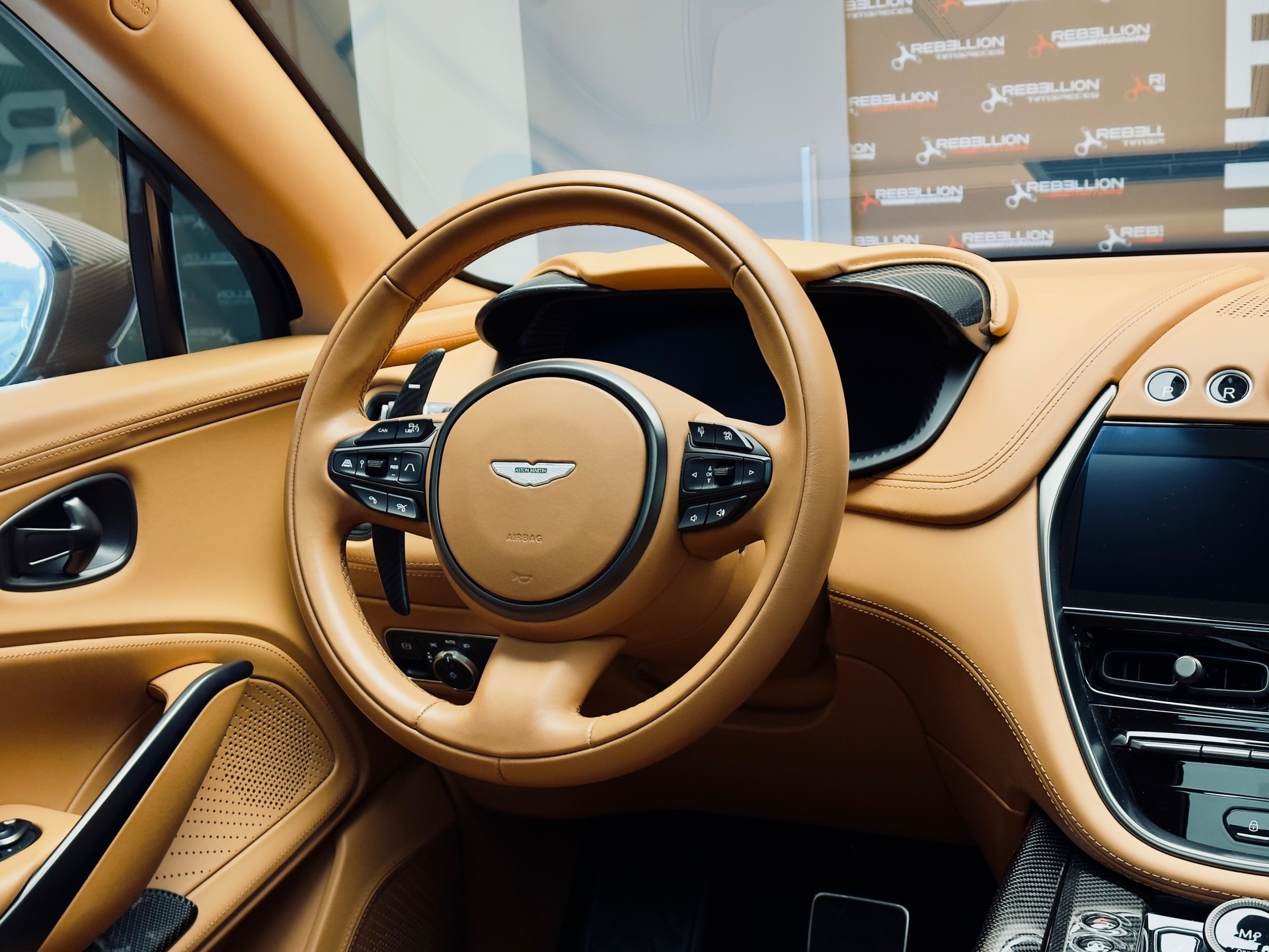 ASTON MARTIN 707 4.0 V8 Bi-Turbo-image-16