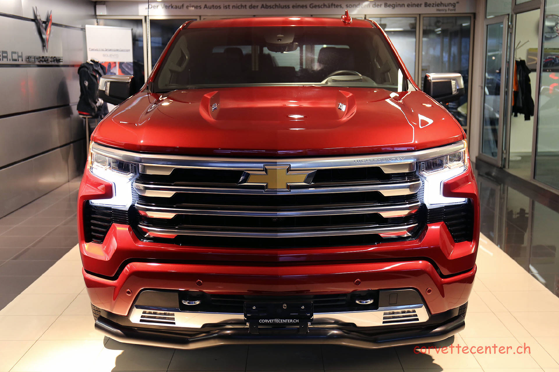 CHEVROLET Silverado 1500 High Country-showroom-element-1