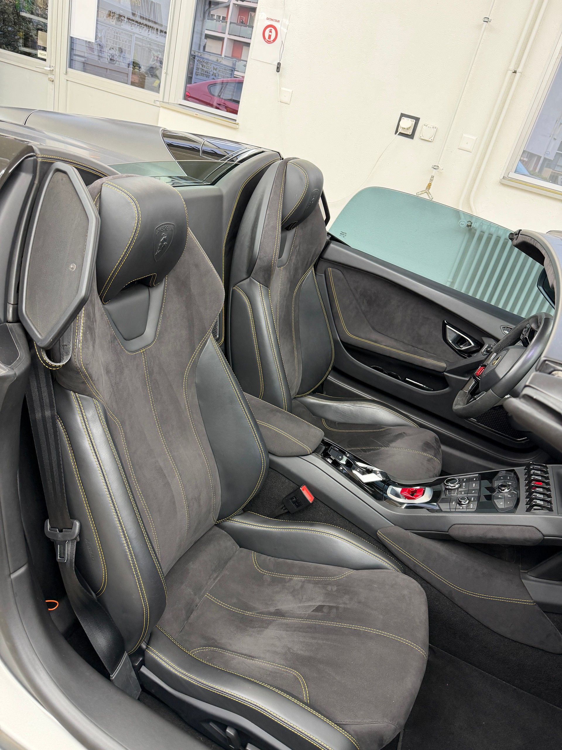 LAMBORGHINI Huracan LP610-4 Spyder DCT-image-8