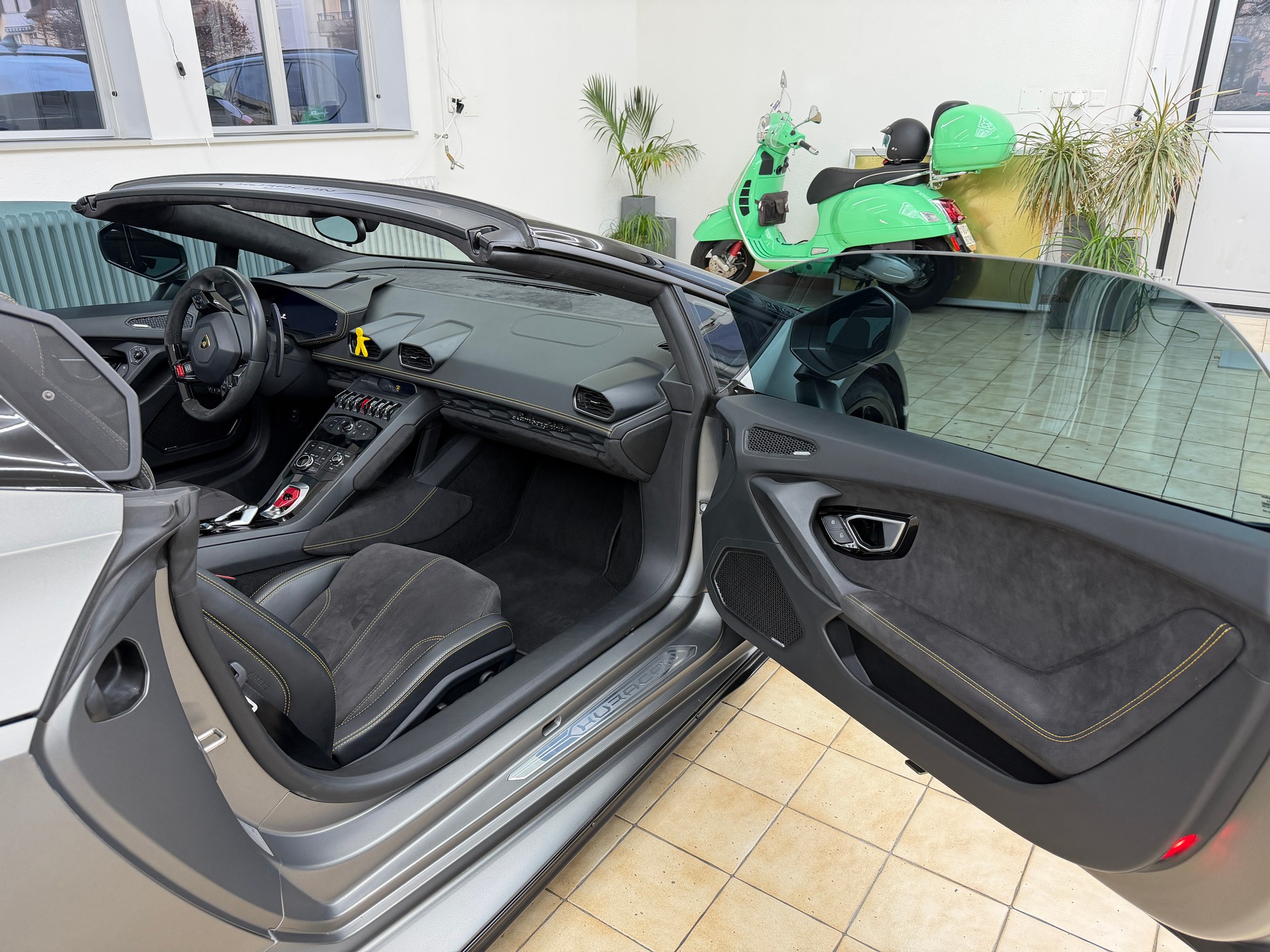 LAMBORGHINI Huracan LP610-4 Spyder DCT-image-9