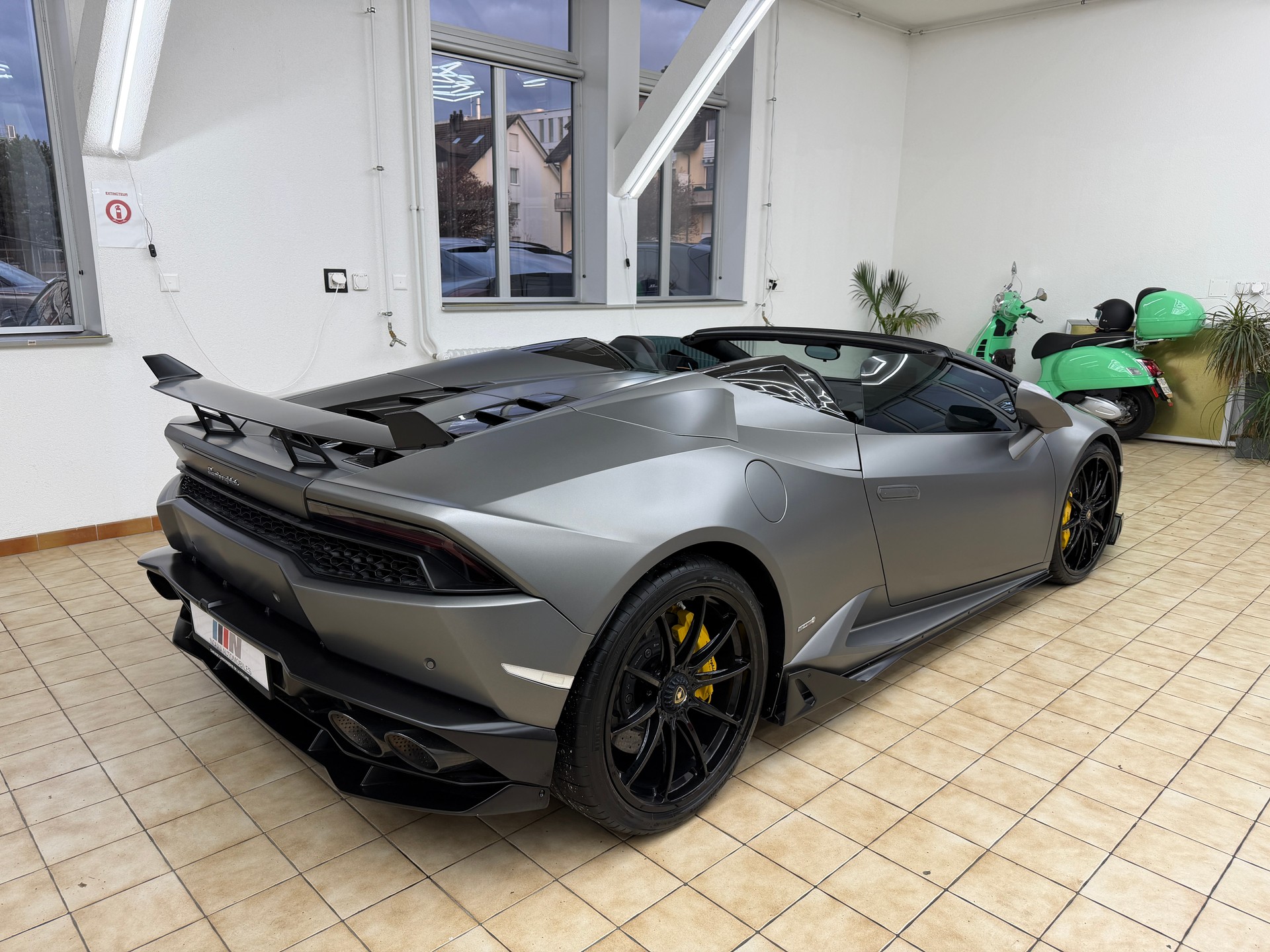 LAMBORGHINI Huracan LP610-4 Spyder DCT-image-4