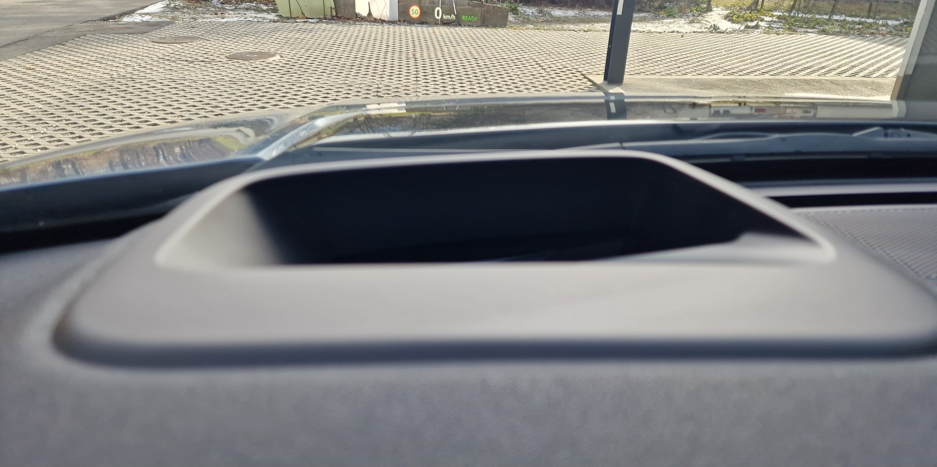 LAND ROVER Discovery Sport R Dyn P300e 1.5 PHEV HSE AT8-image-9