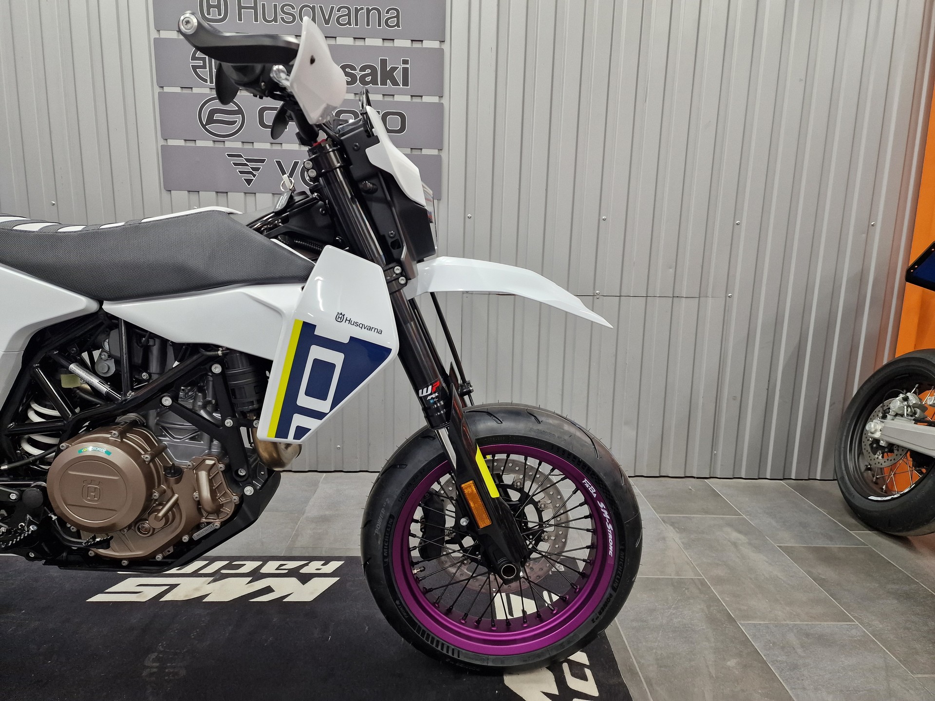 HUSQVARNA 701 Supermoto (35kW)-image-6