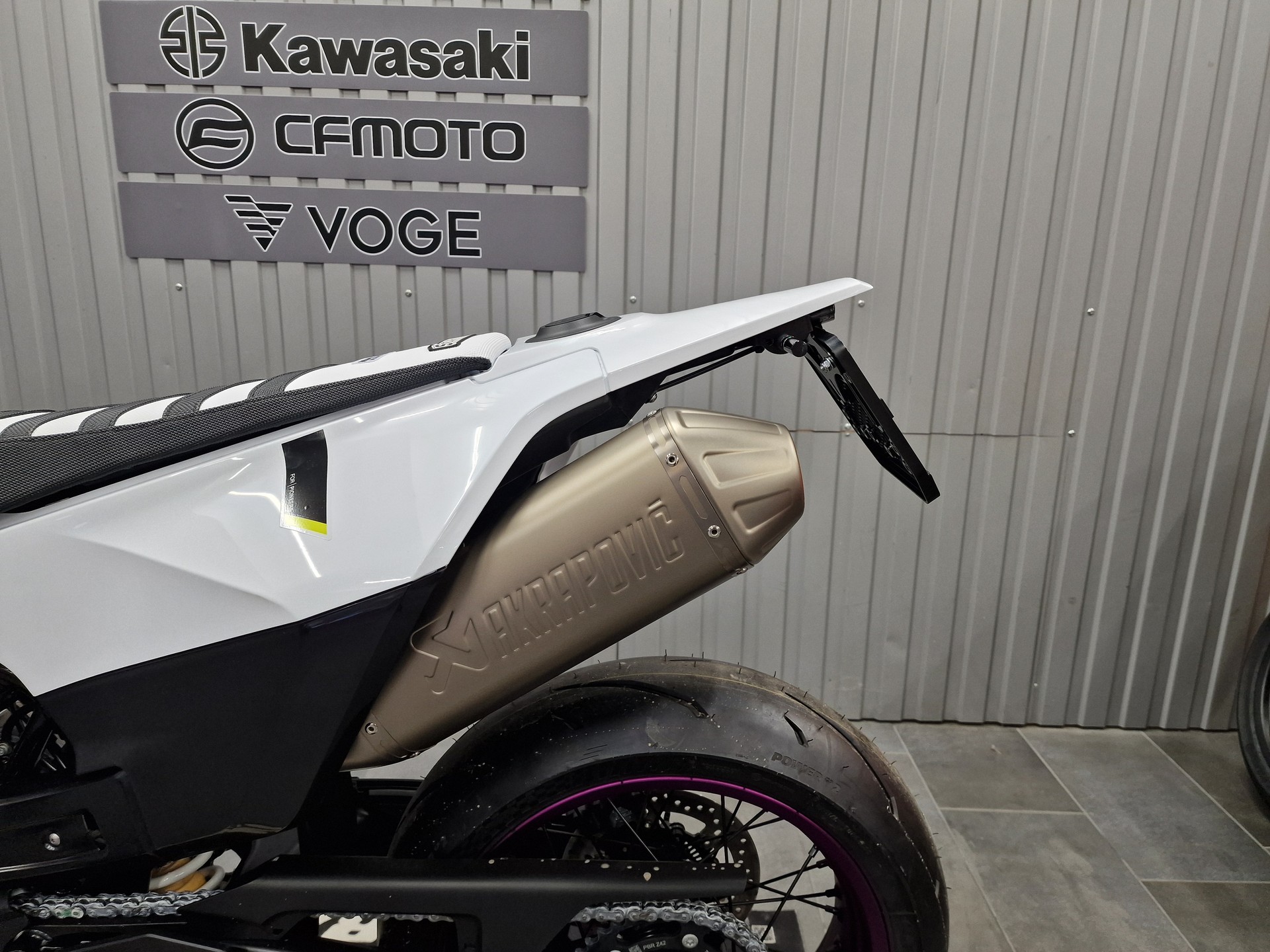 HUSQVARNA 701 Supermoto (35kW)-image-10