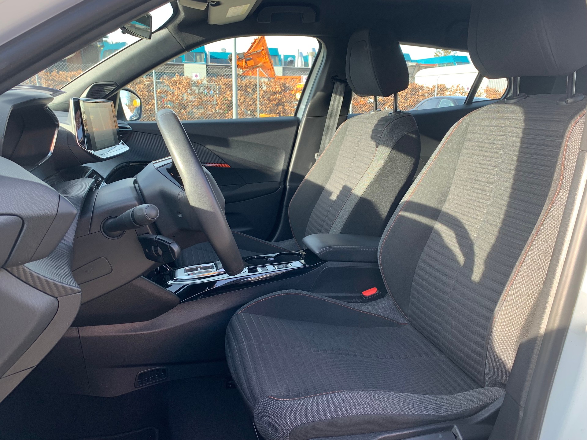 PEUGEOT 2008 e Active Pack-image-5