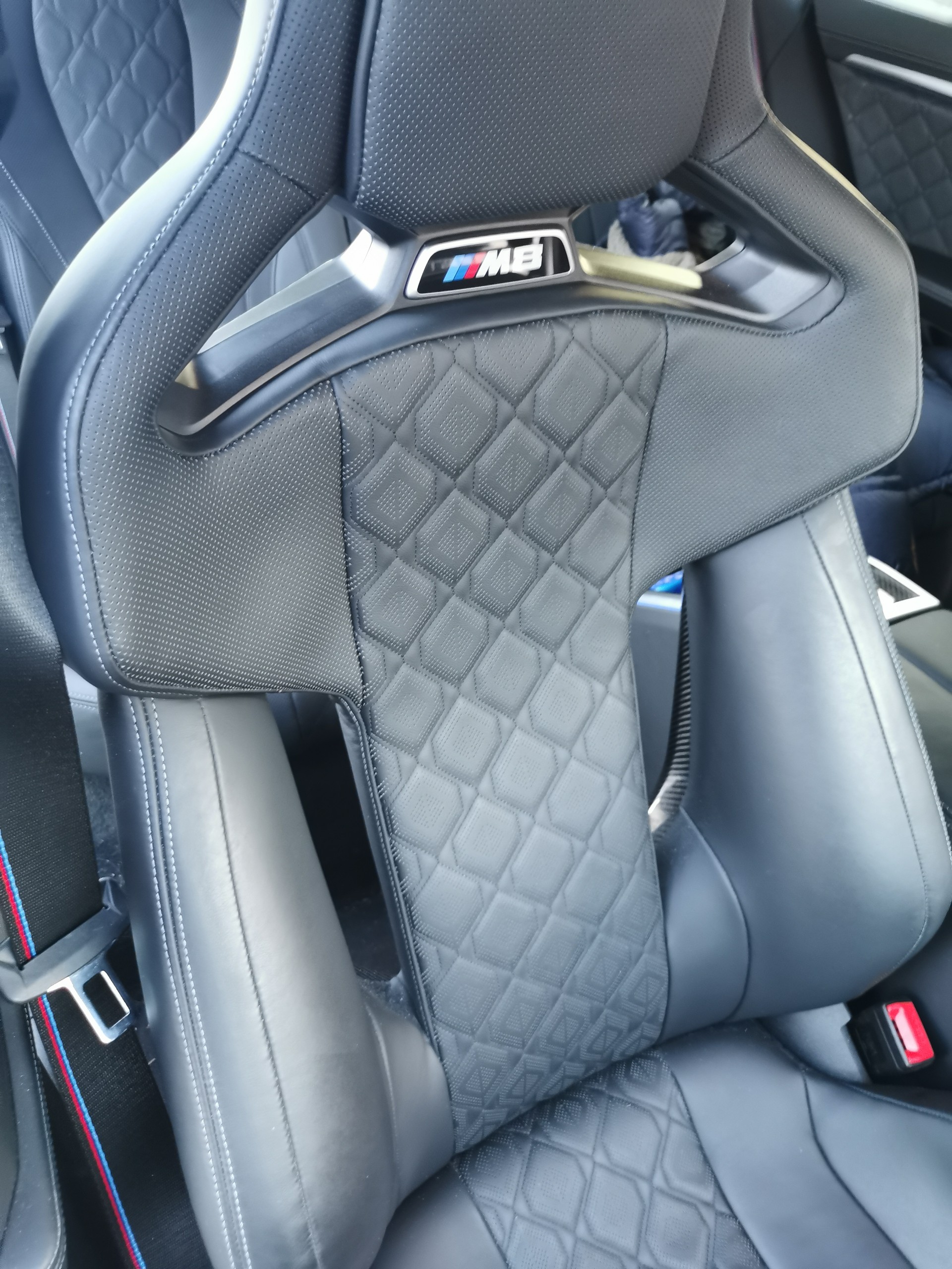BMW M8 xDrive M Competition Steptronic-image-15