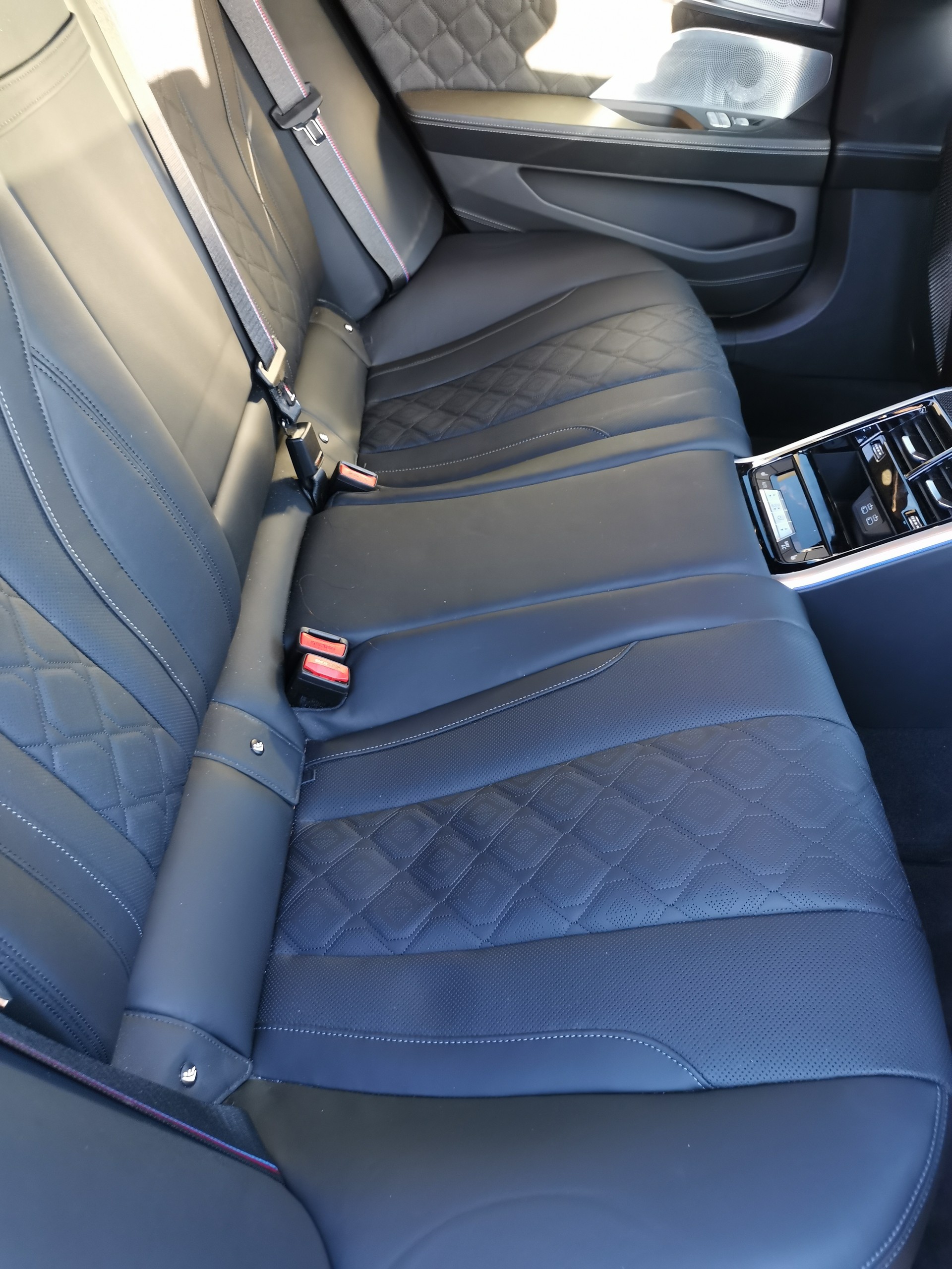 BMW M8 xDrive M Competition Steptronic-image-14