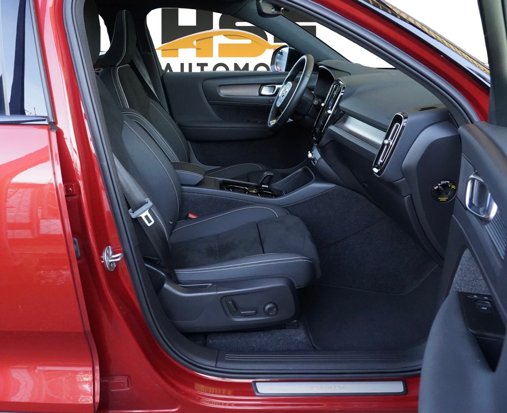 VOLVO XC40 Recharge P8 Twin AWD Pure Electric Pro R-Design *CH Fahrzeug & AHK*-image-11