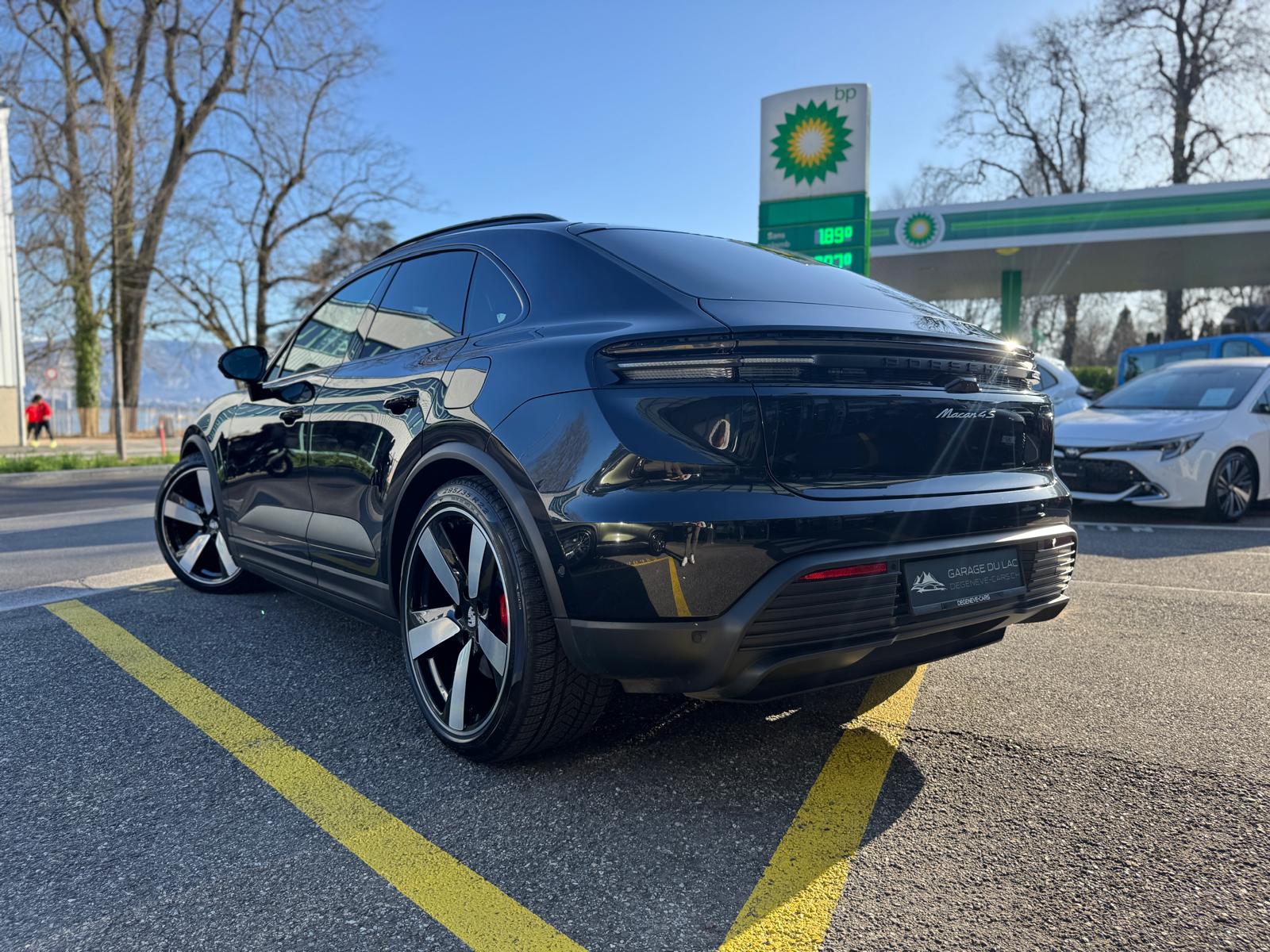 PORSCHE Macan 4 S 100kWh-showroom-element-2