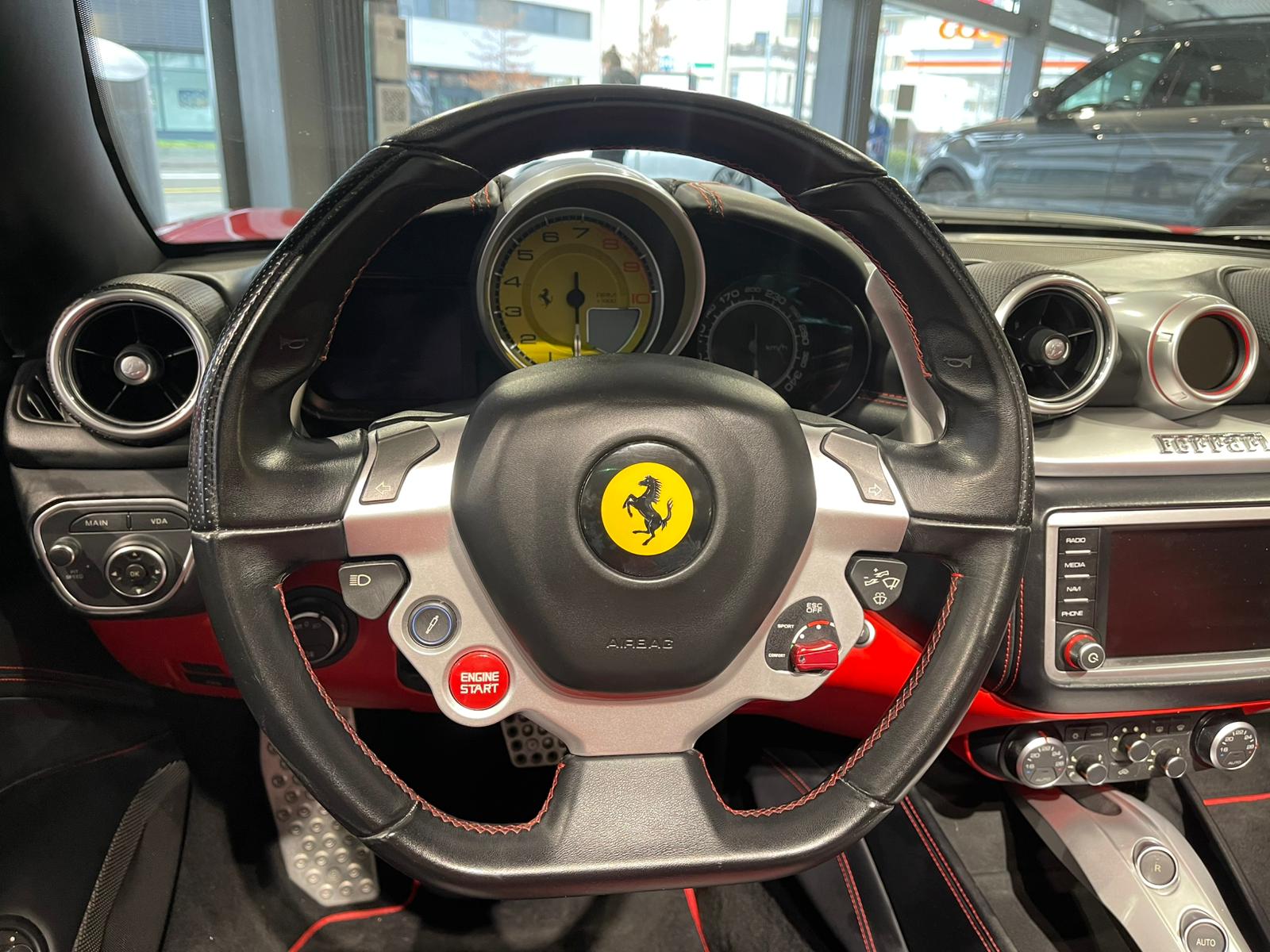 FERRARI California 3.9 V8 T-image-7