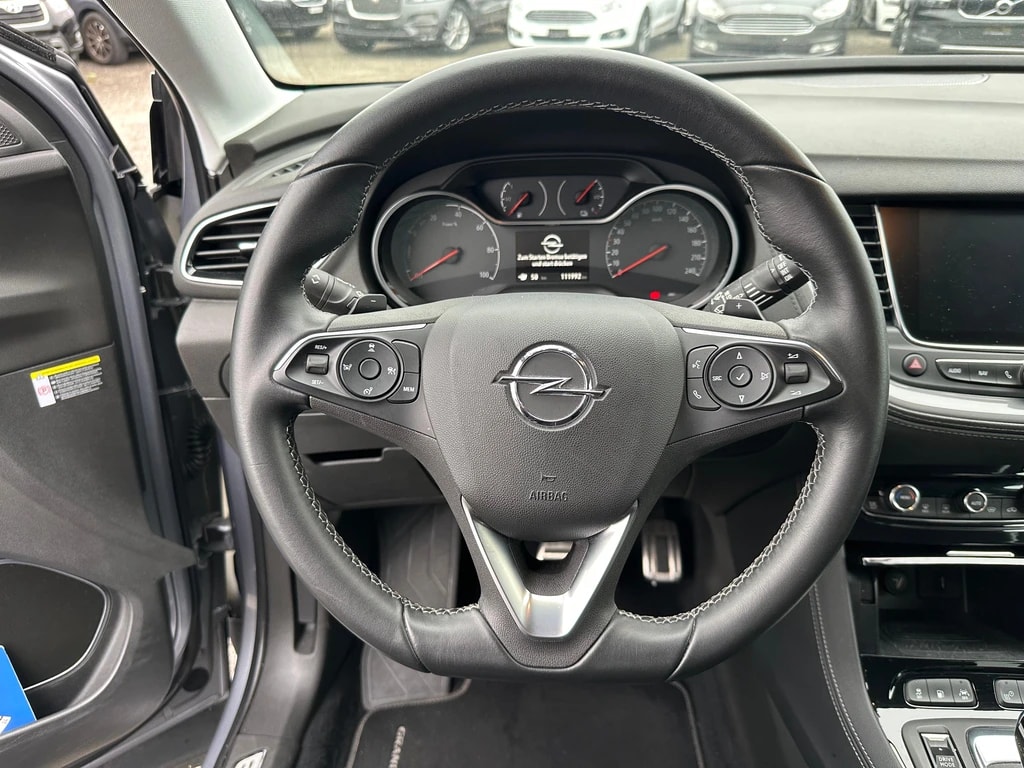 OPEL Grandland X 1.6 Hybrid4 Ultimate Automatik-image-6