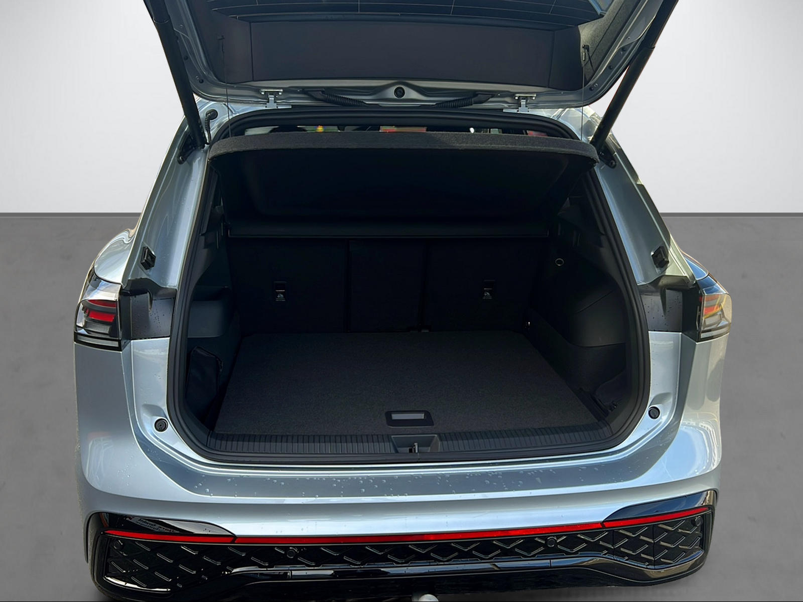 VW Tiguan 2.0 TSI R-Line DSG 4motion-image-6