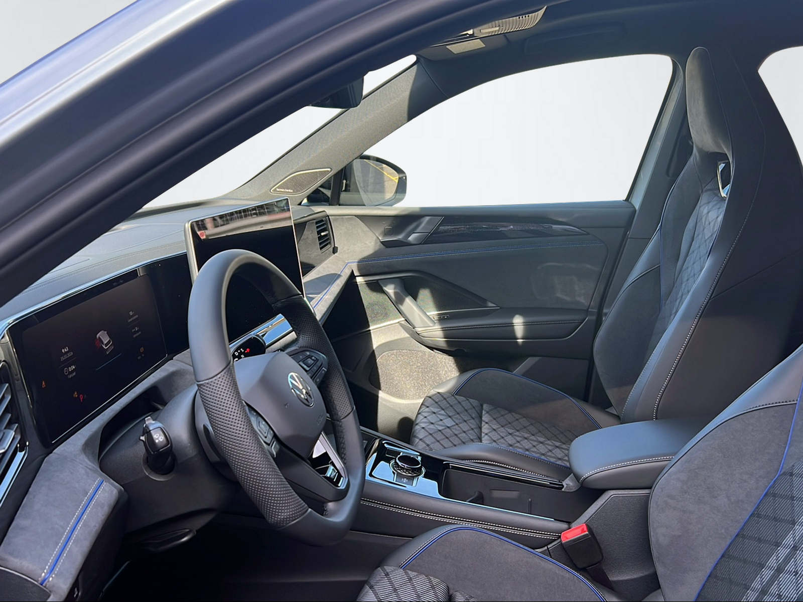 VW Tiguan 2.0 TSI R-Line DSG 4motion-image-7