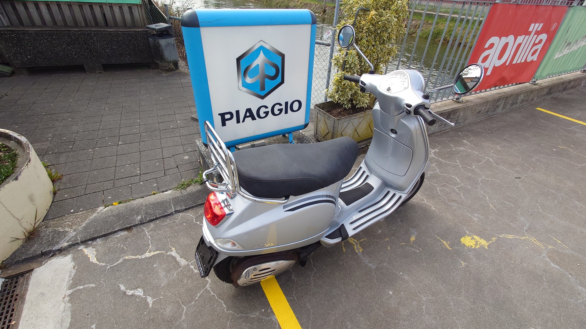 PIAGGIO Vespa 125 LX4-image-2
