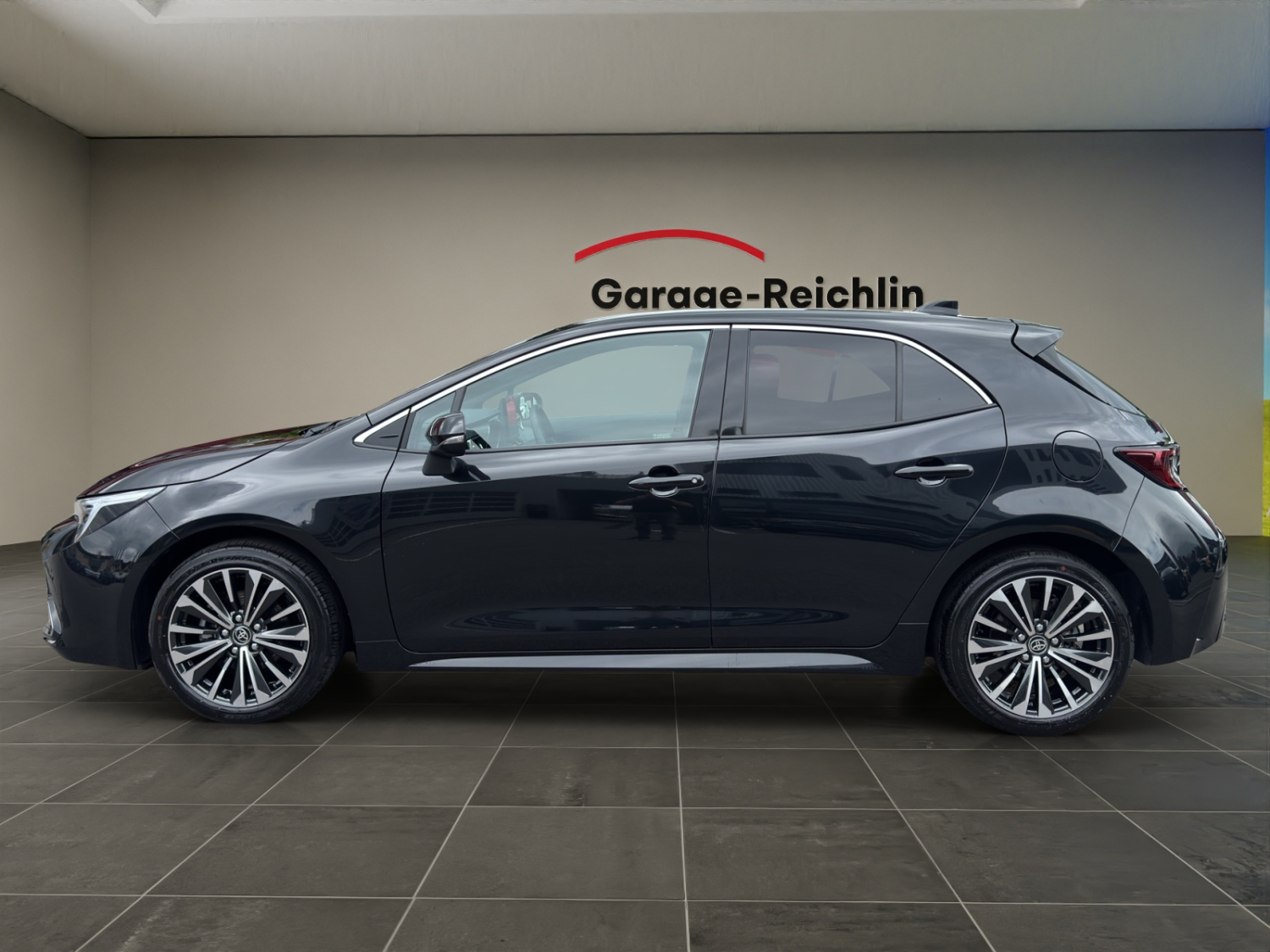 TOYOTA Corolla 1.8 HSD Trend-showroom-element-1