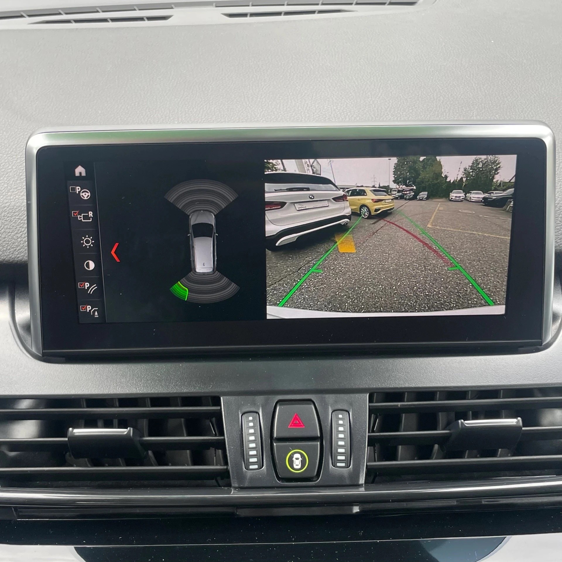 BMW 218d xDrive Gran Tourer Steptronic *CH-FAHRZEUG / ANHÄNGERKUPPLUNG / 7 SITZE / 12 MONATE GARANTIE*-image-17