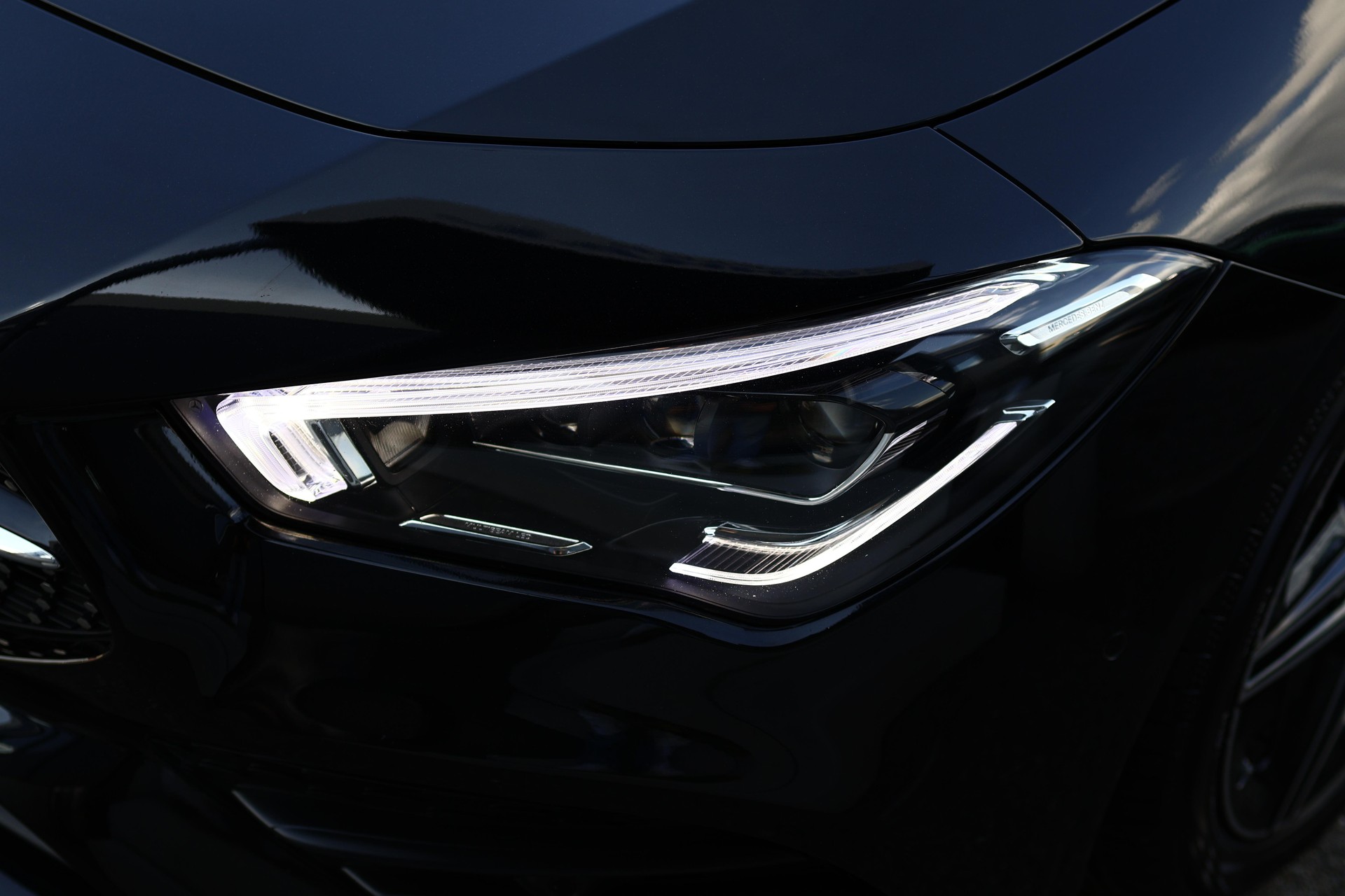 MERCEDES-BENZ CLA 250 AMG Line 4matic Shooting Brake-image-1