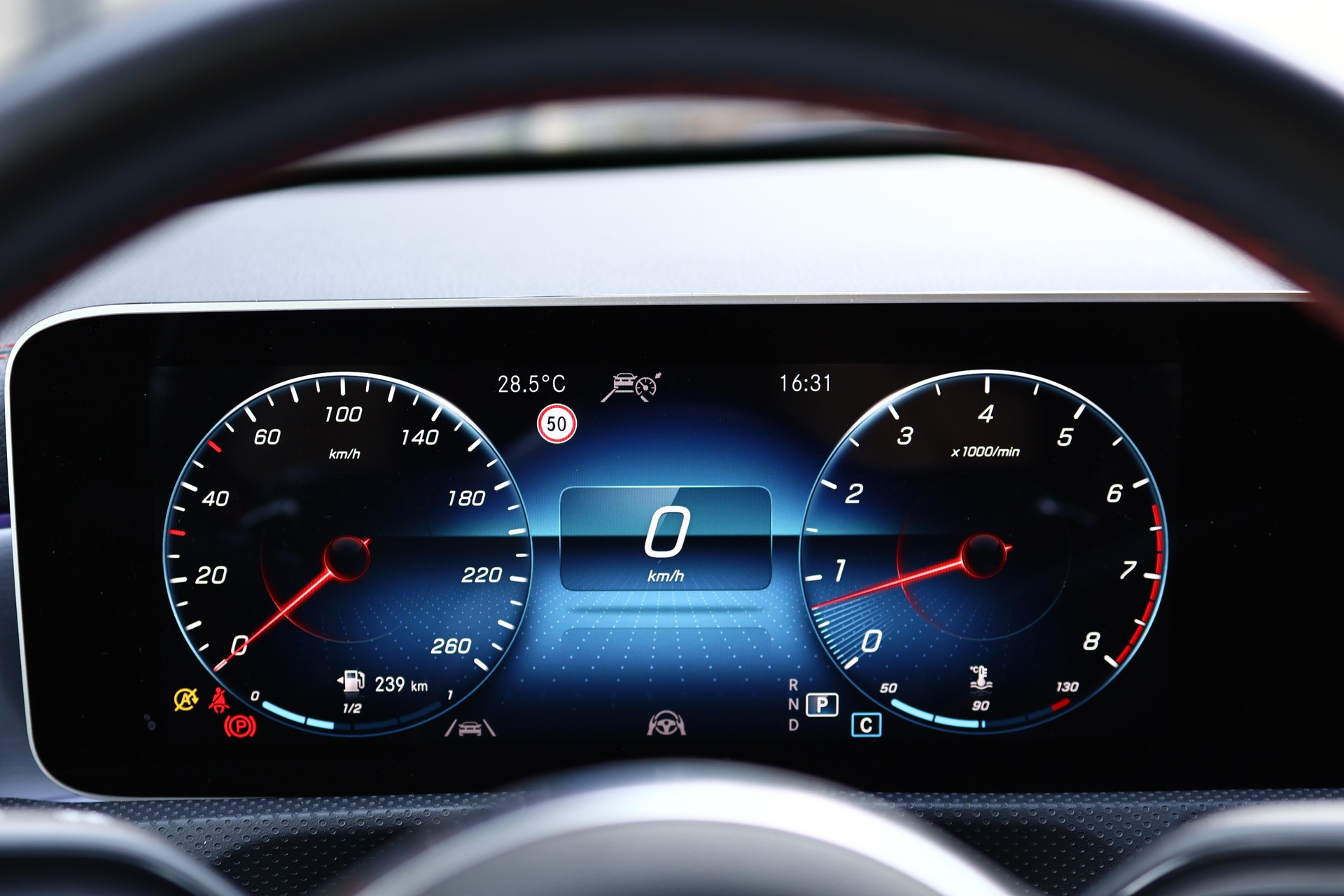 MERCEDES-BENZ CLA 250 AMG Line 4matic Shooting Brake-image-21